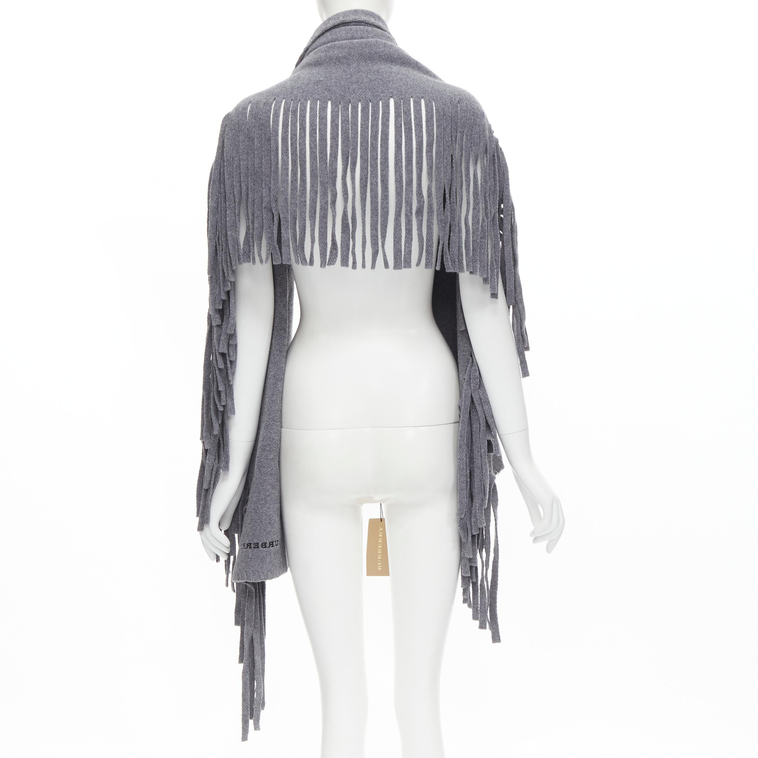Women's new BURBERRY wool cashmere mid grey solid felted fringe knitted overstitching  For Sale