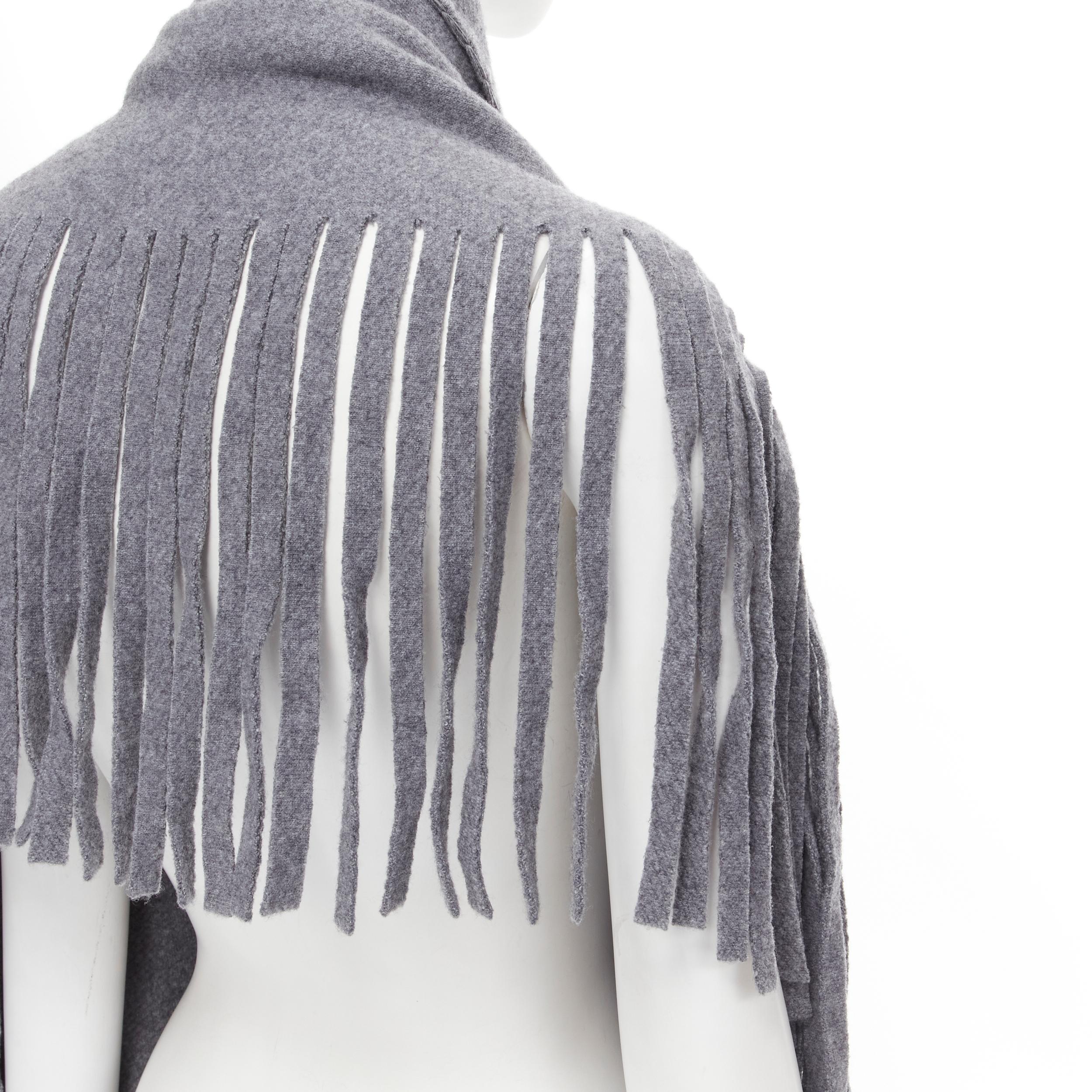 new BURBERRY wool cashmere mid grey solid felted fringe knitted overstitching  For Sale 2