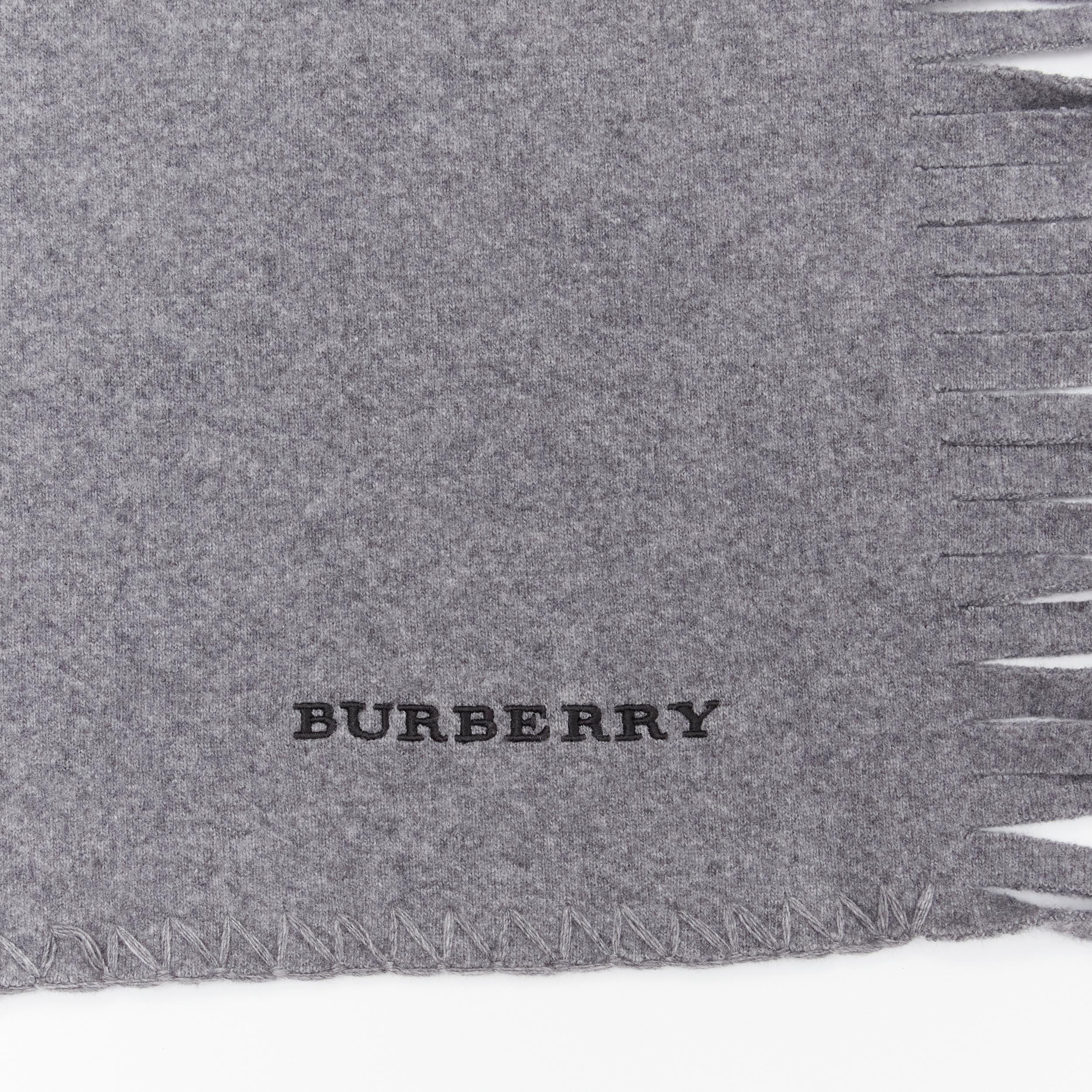 new BURBERRY wool cashmere mid grey solid felted fringe knitted overstitching  For Sale 3