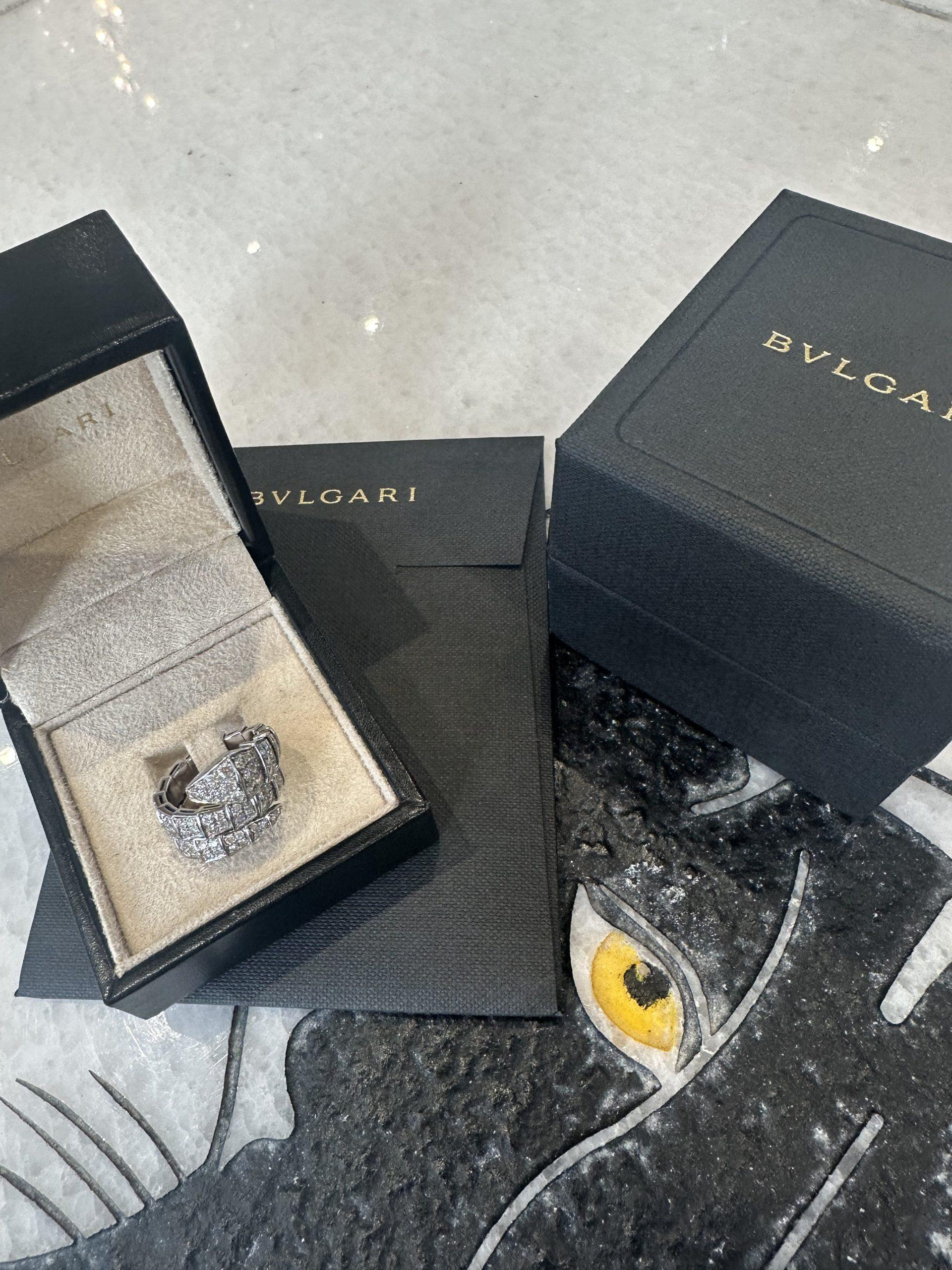 Brand: Bvlgari

Collection: Viper Serpenti

Style: Double Wrap Ring

Size: M (flexible) (5.25 - 6.5)

Material: 18k White Gold

Stones: Diamonds

Total Carat Weight: approx. 2.8 ct.​​​​​​​

Includes: Brilliance Jewels 2 Year Warranty

              