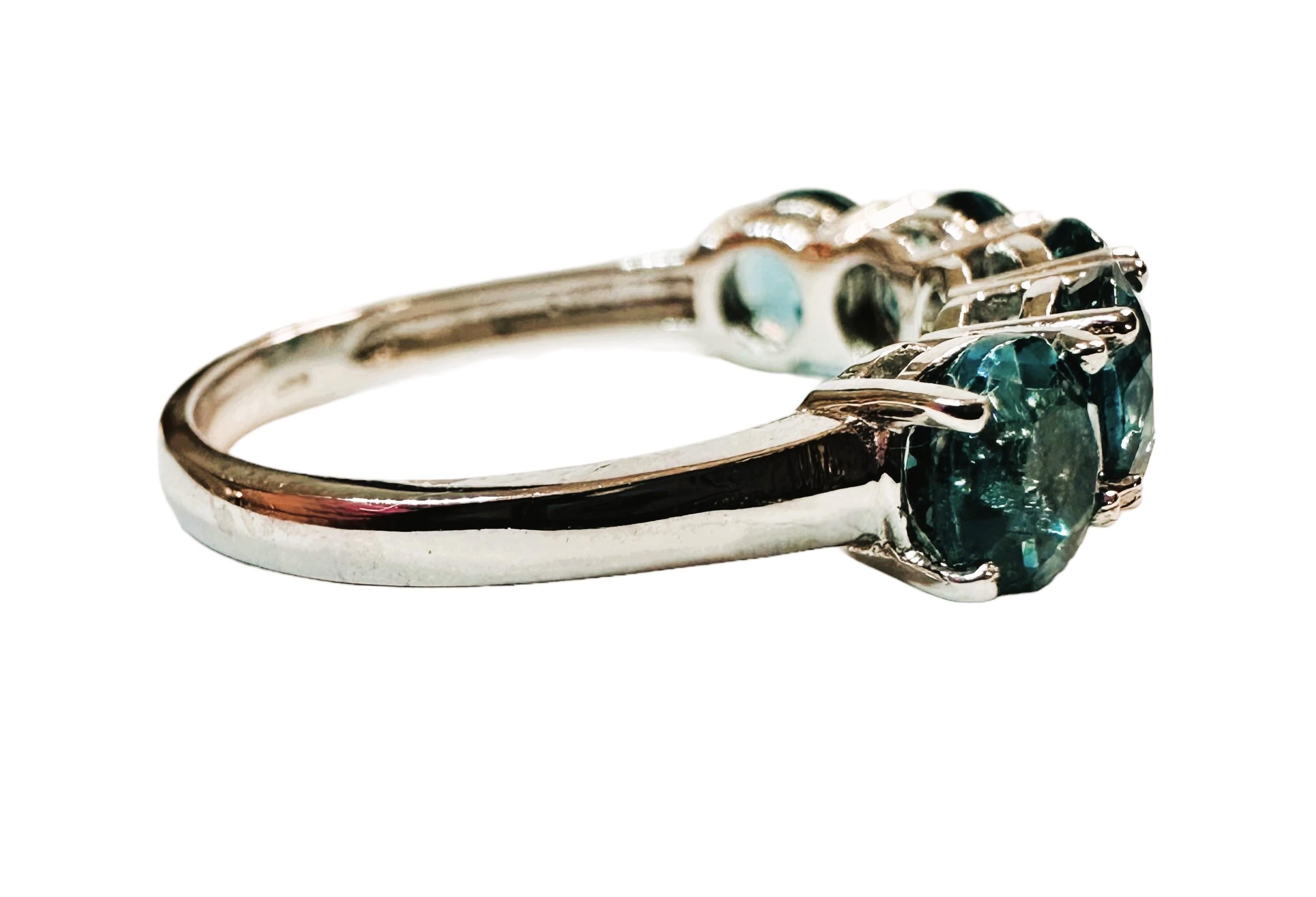 Neu Kambodschanischer 2,10 Karat Regal Blauer Zirkon Sterling Ring Größe 6,75 im Zustand „Neu“ in Eagan, MN
