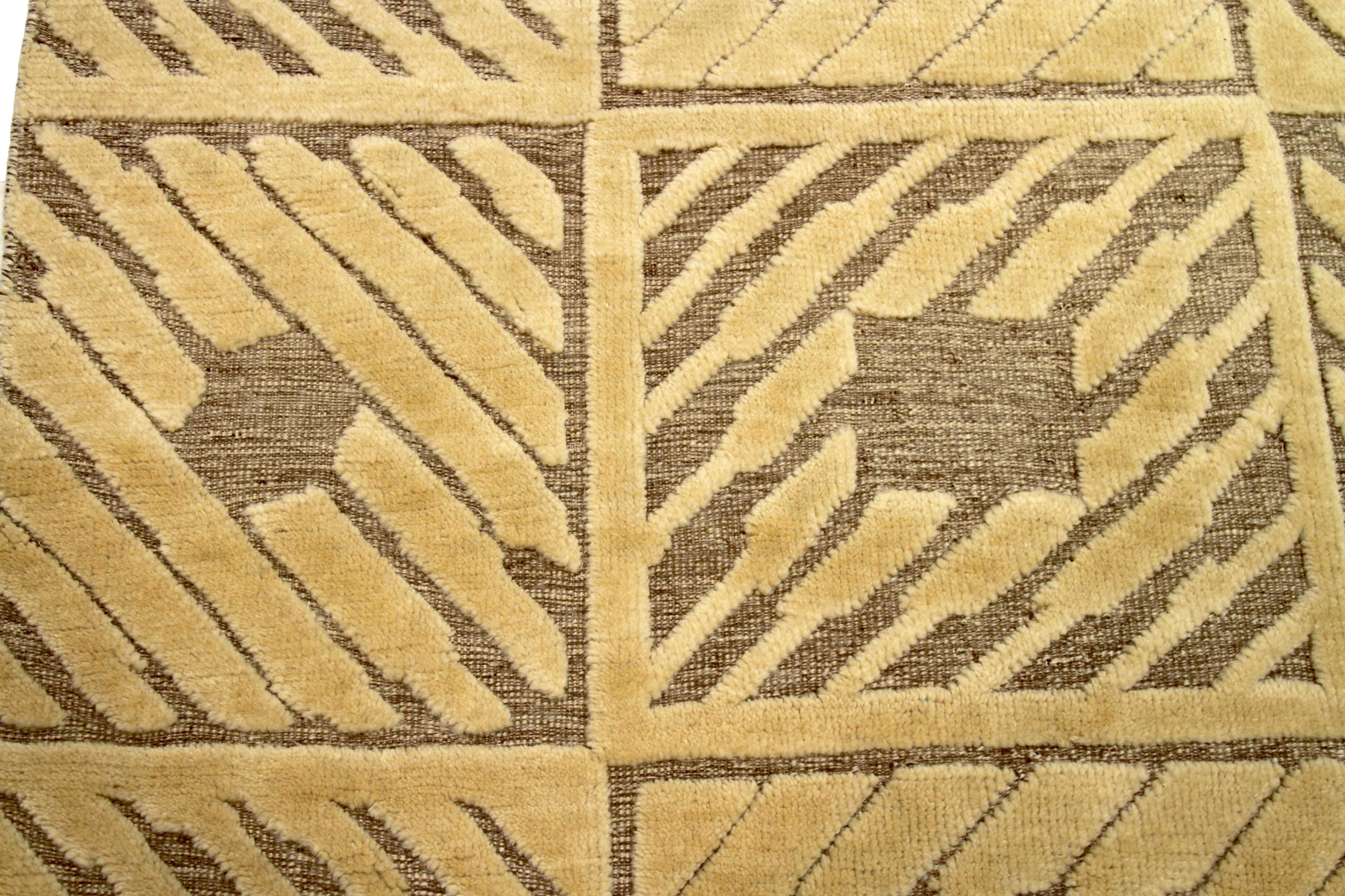 New Cameron Collection Area Rug with Modern Design Patterns and Colors In New Condition For Sale In Dallas, TX
