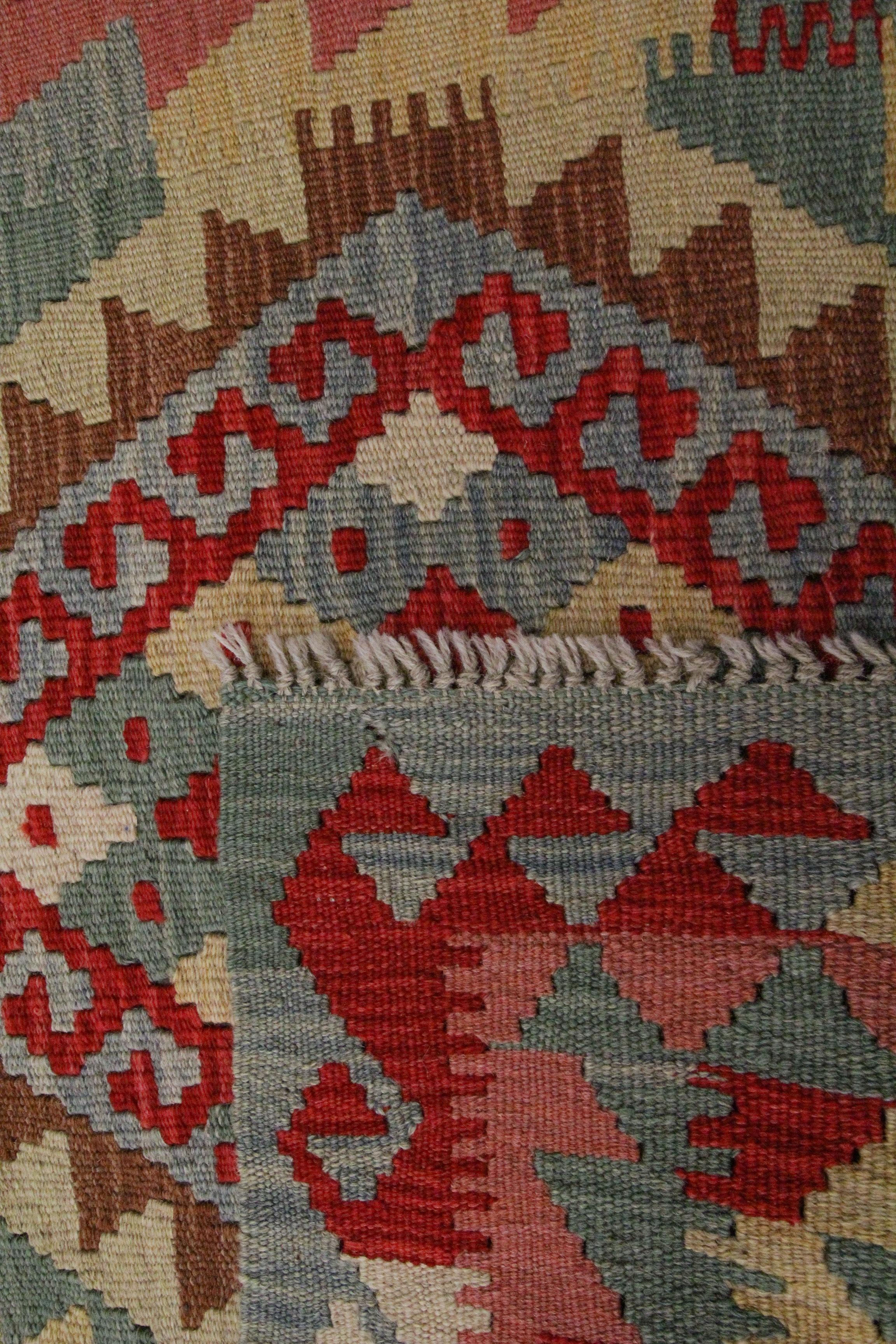 New Carpet Traditional Handmade Kilim Rug Oriental Wool Blue Red Rug In Excellent Condition In Hampshire, GB