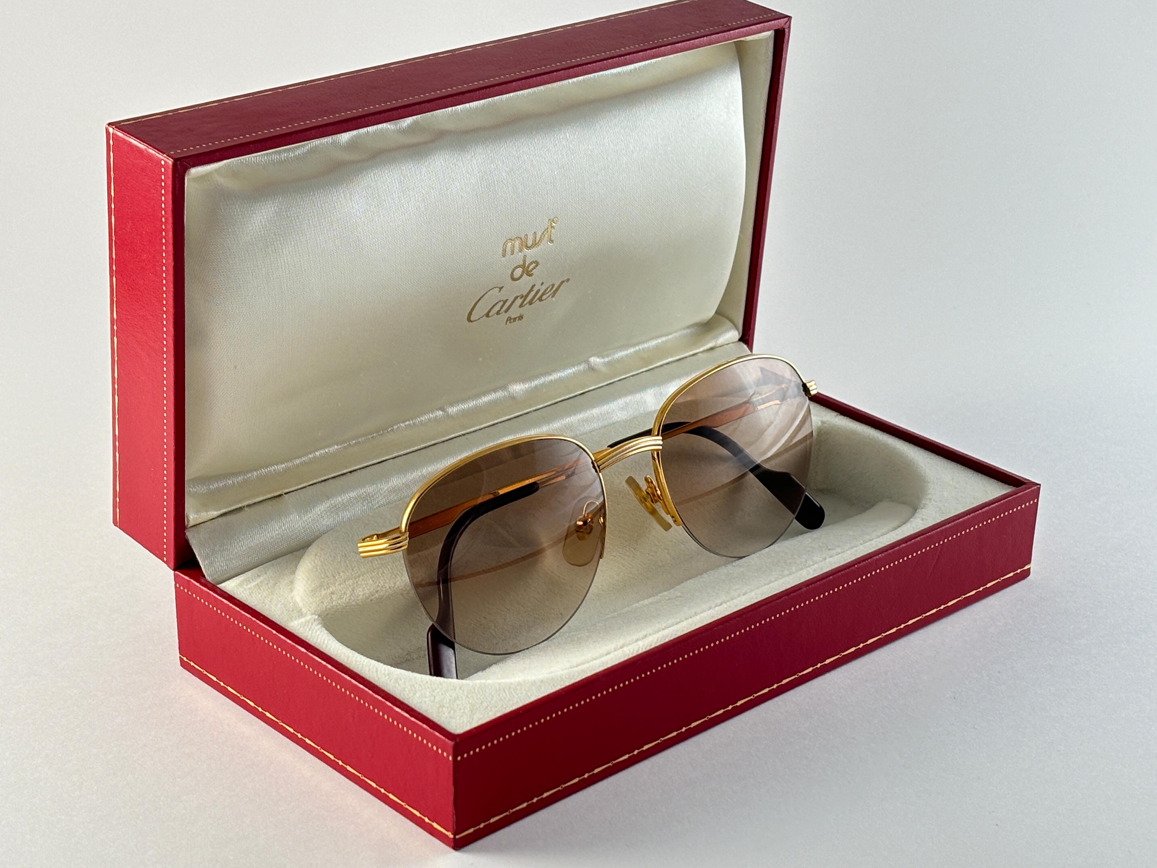 New Cartier Colisee Half Frame 49mm Sunglasses 18k Gold Sunglasses France en vente 6