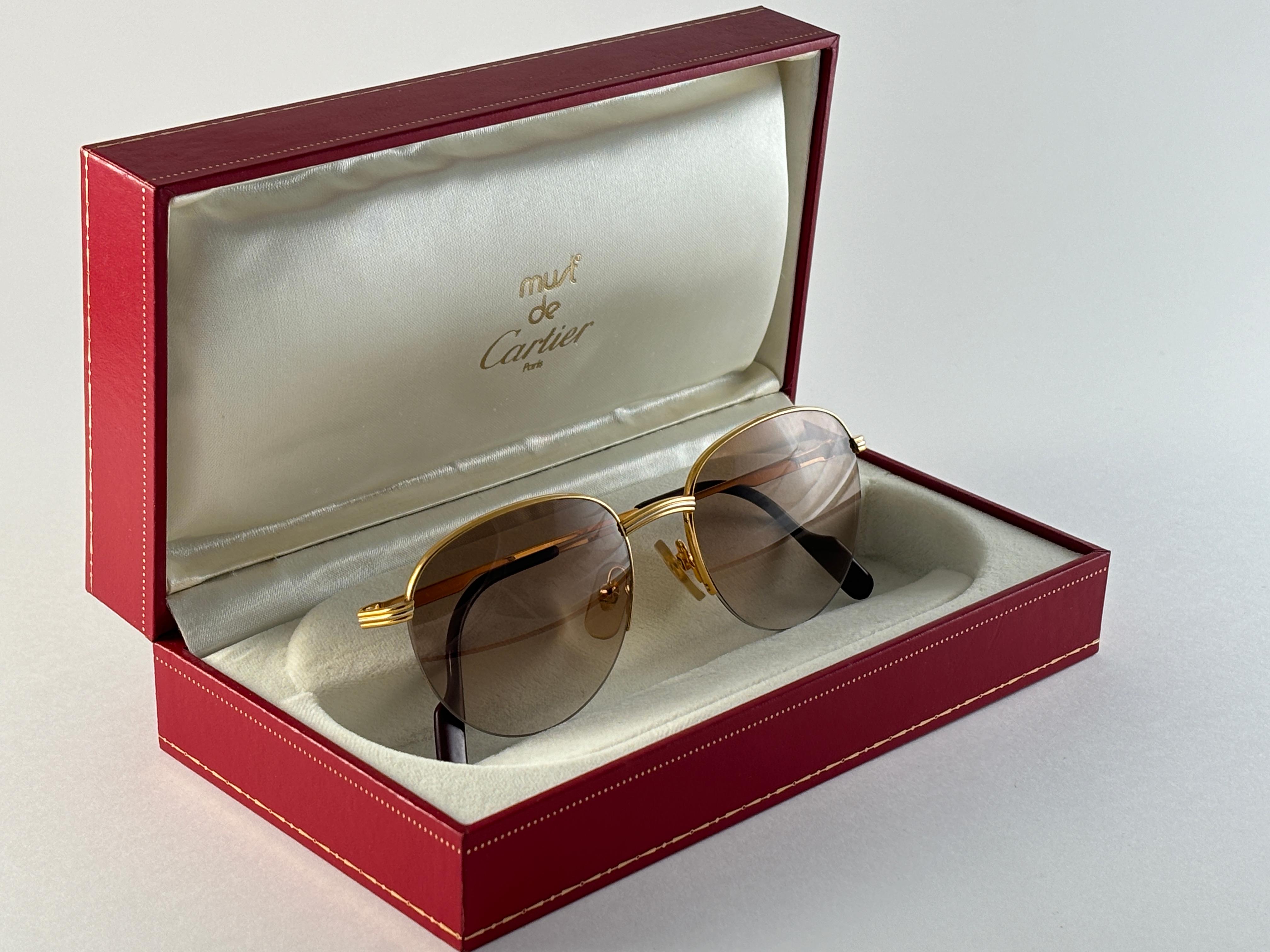 New Cartier Colisee Half Frame 49mm Sunglasses 18k Gold Sunglasses France en vente 7