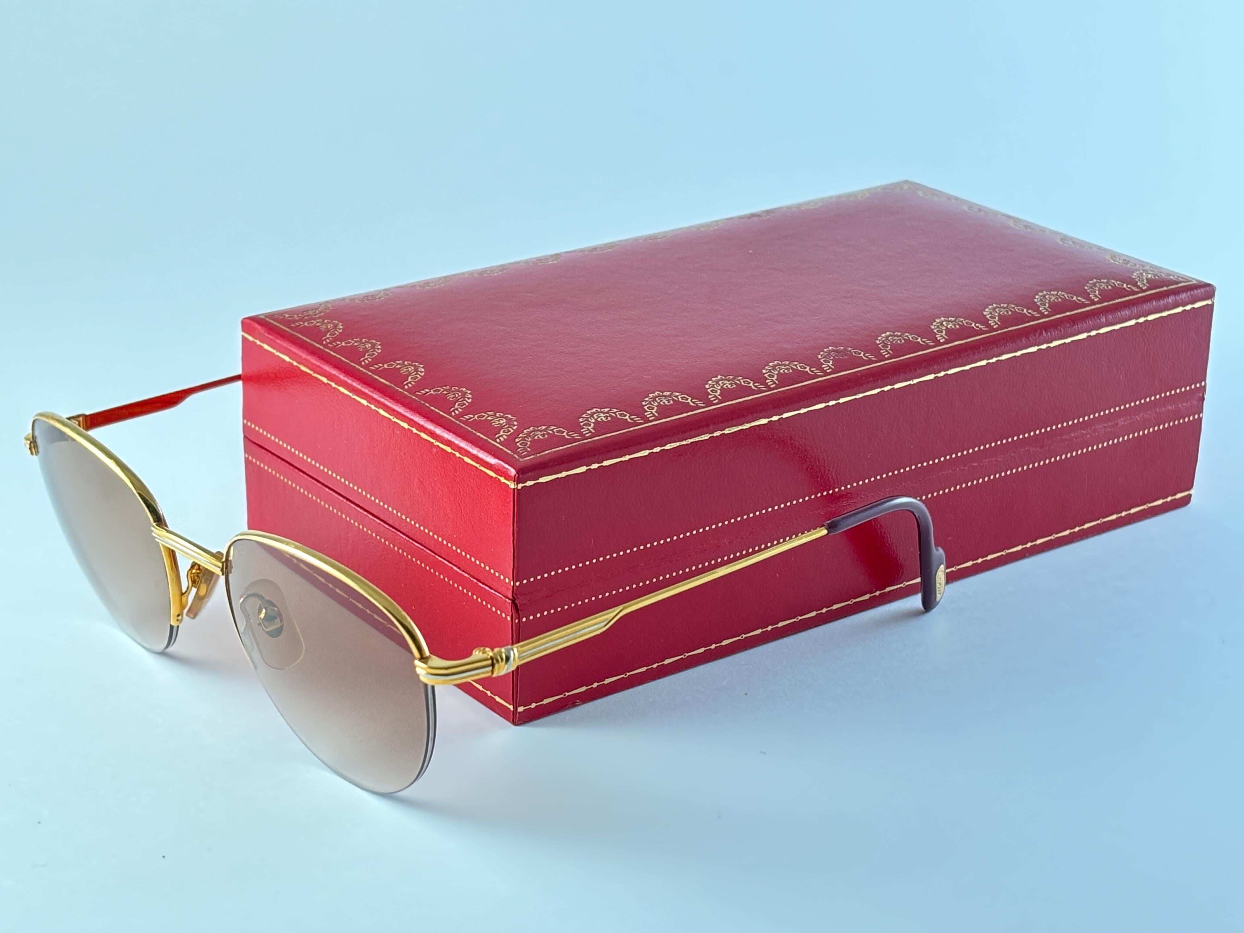 New Cartier Colisee Half Frame 49mm Sunglasses 18k Gold Sunglasses France en vente 2