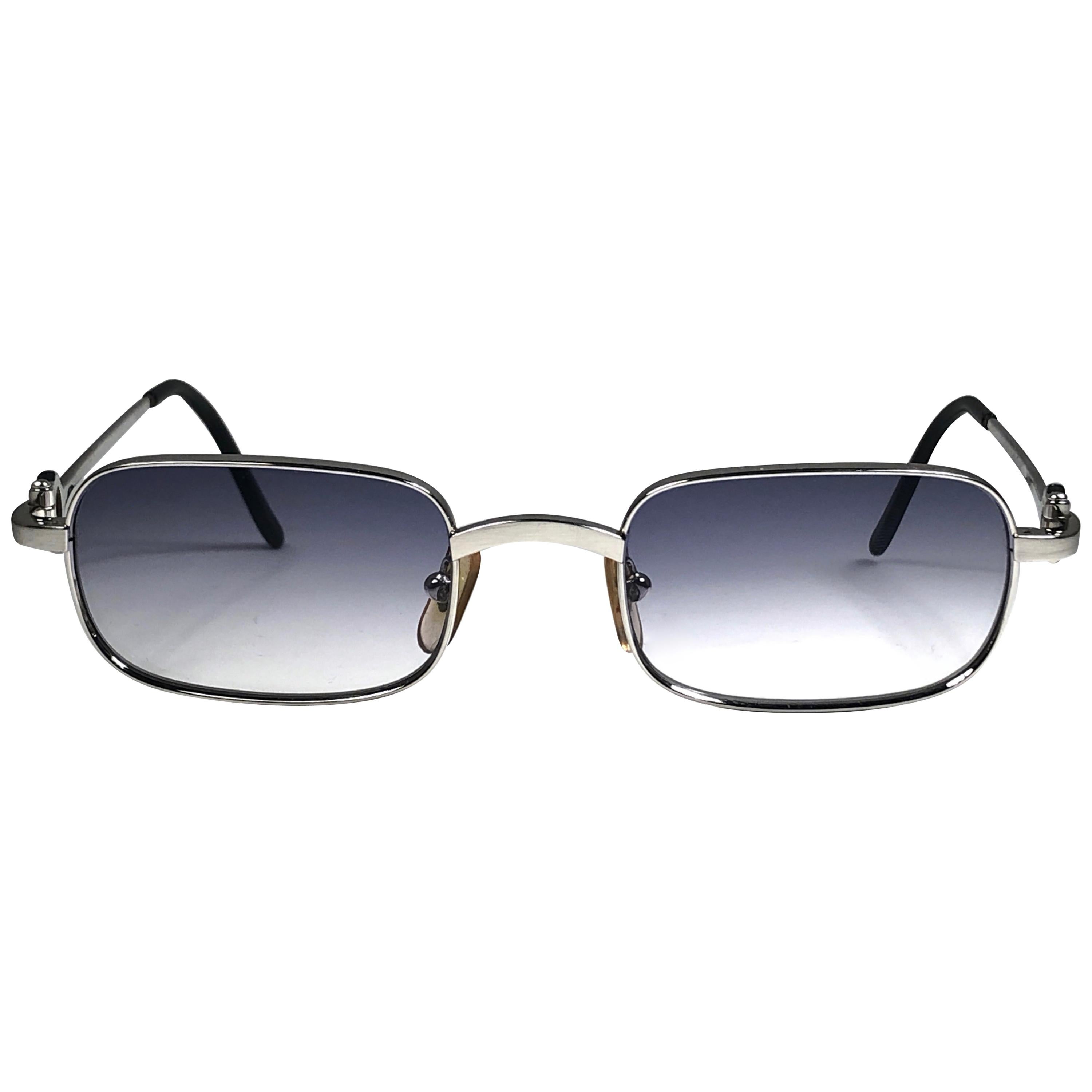 New Cartier Temper brushed platine plated with blue gradient (uv protection) lenses. 
 All hallmarks. Cartier gold signs on the earpaddles. These are like a pair of jewels on your nose with the 18k gold frame and white gold accents. Beautiful design