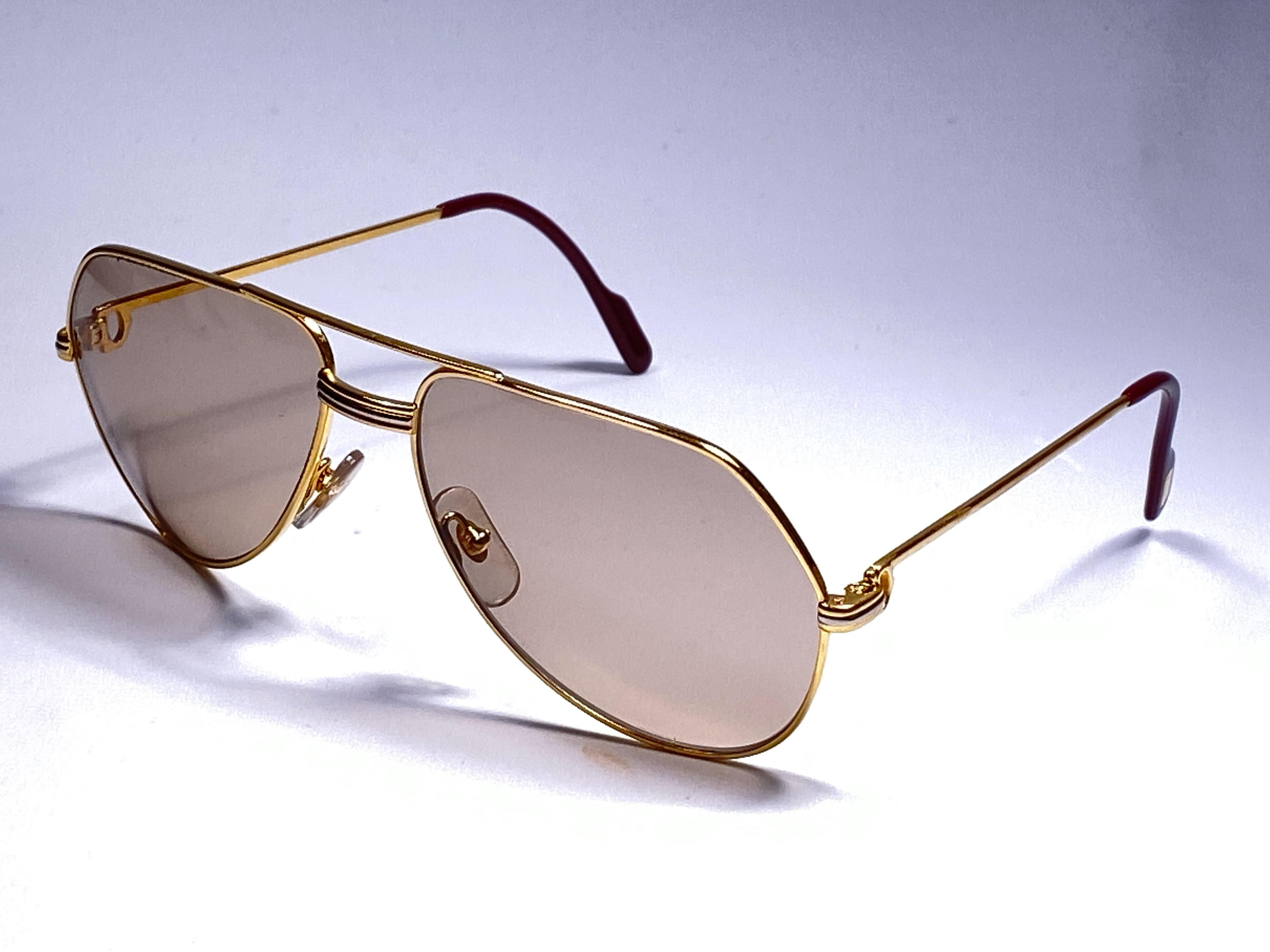 Cartier: Vendome-Sonnenbrille mit schwerer, brauner, goldfarbener Leuchte, Cartier Vendome, Frankreich (Grau) im Angebot