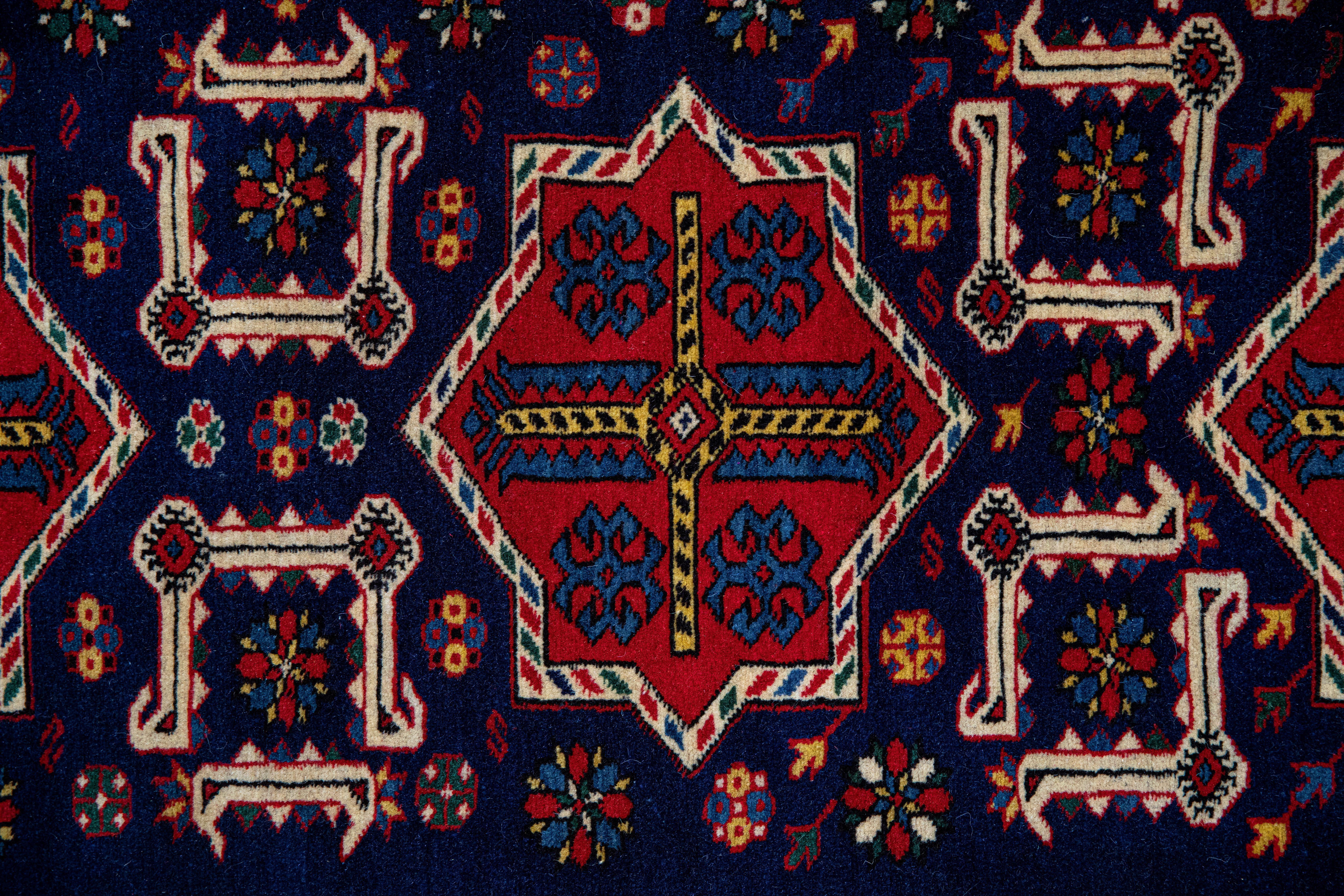 Nouveau Shirvan caucasien , édition limitée supervisée par le musée  en vente 1