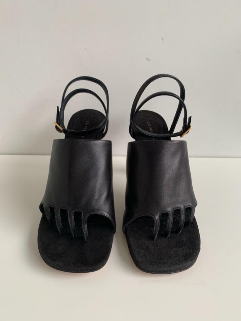NOUVEAU ! Celine Phoebe Philo Sandales en cuir noir talons gants en boîte Neuf - En vente à Chicago, IL