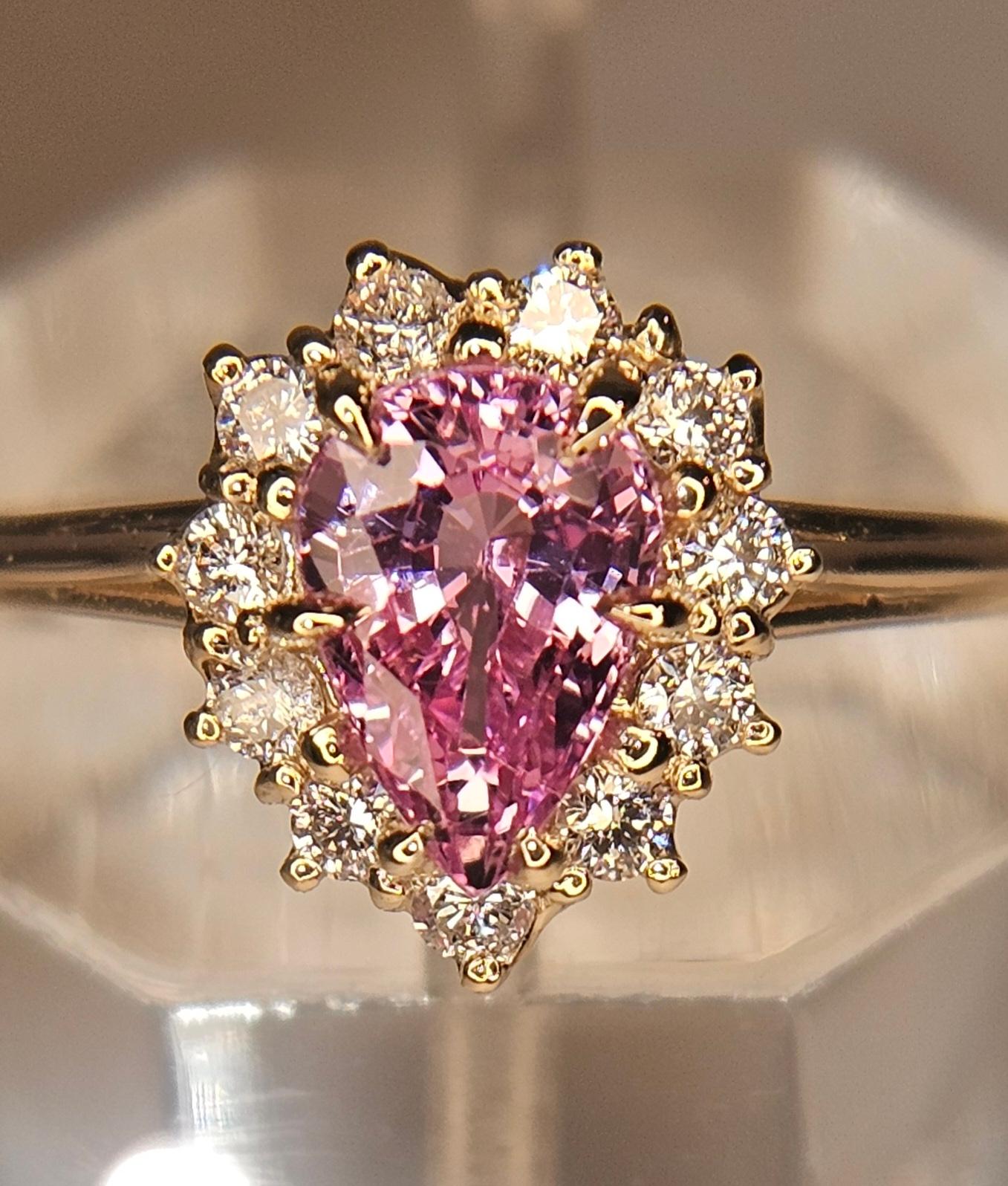 Bague en or 14 carats avec diamants et saphir rose naturel non chauffé de 1,37 carat, certifiée Cert en vente 5