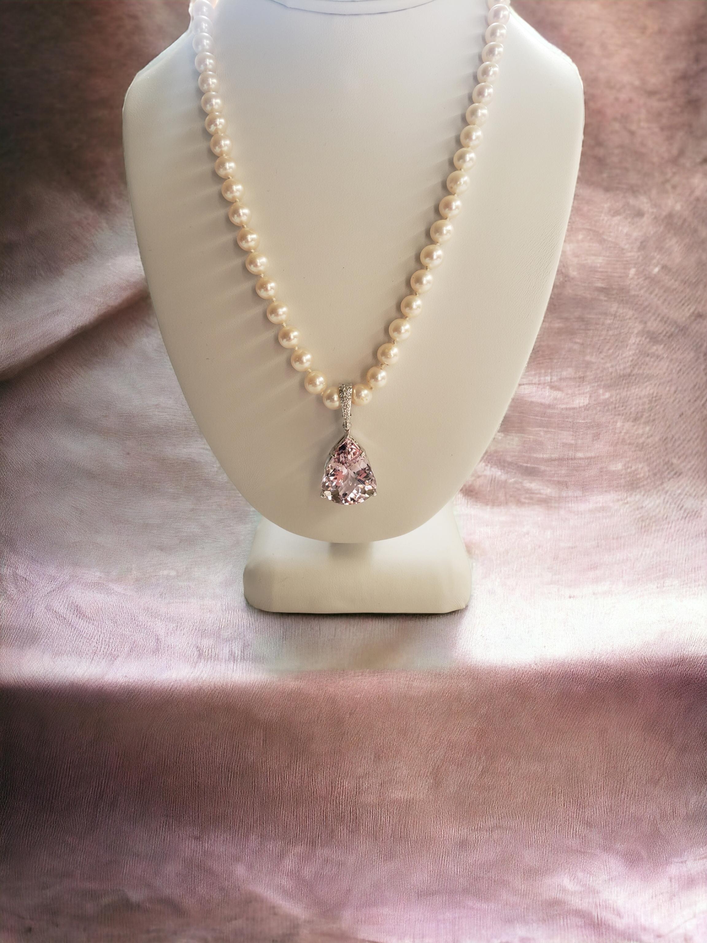 NEW CERT Natural 22Ct Pink Pear  Kunzite Pendant in 14K White Gold and Diamonds For Sale 2