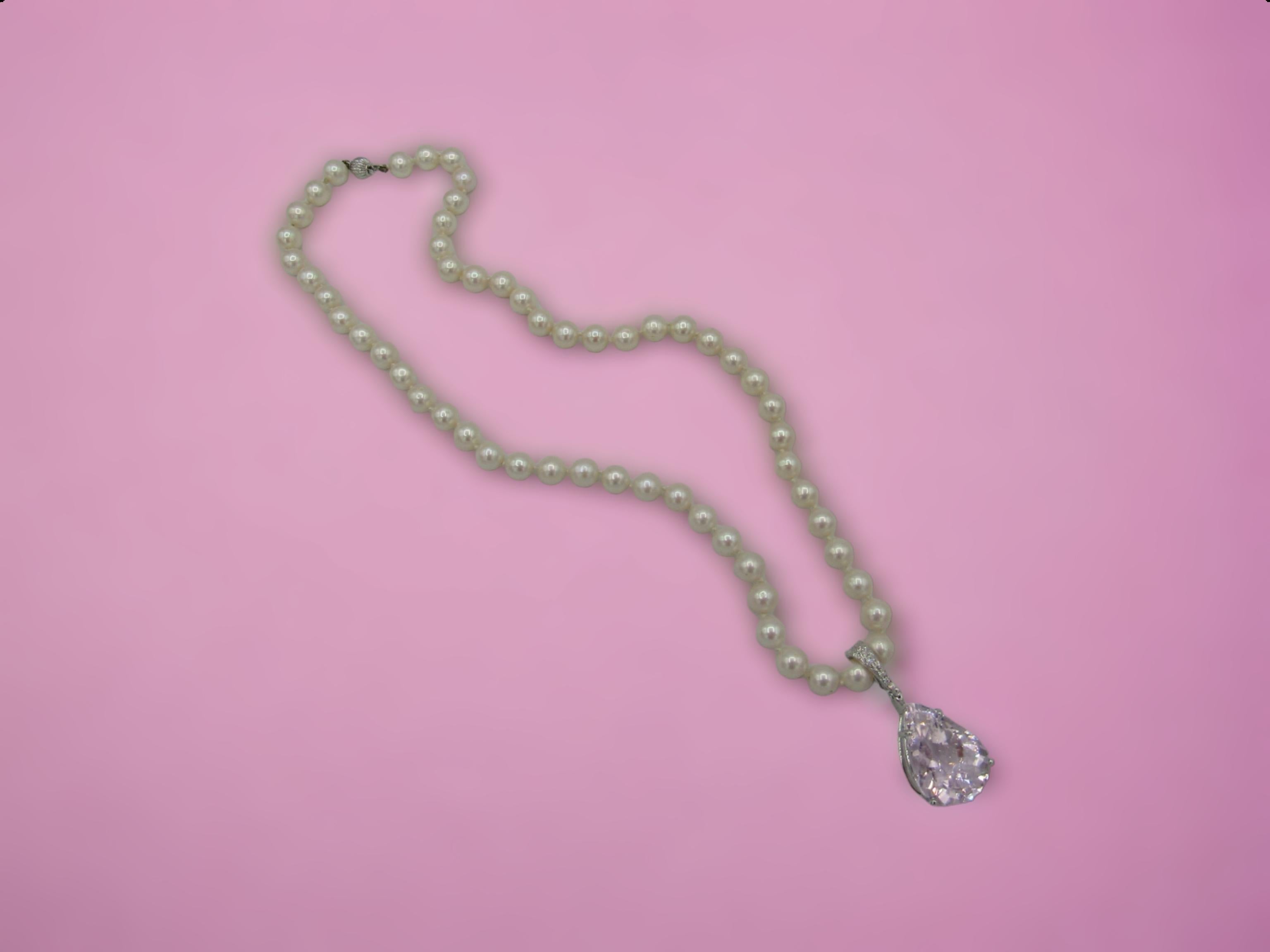 NUEVO CERT Natural 22Ct Pera rosa  Colgante de kunzita en oro blanco de 14 quilates y diamantes en venta 1