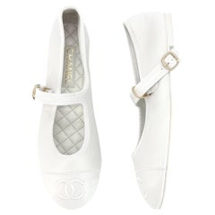 NEW Chanel 2024 Interlocking CC Logo White Leather Cap Toe Ballerina Flats 42