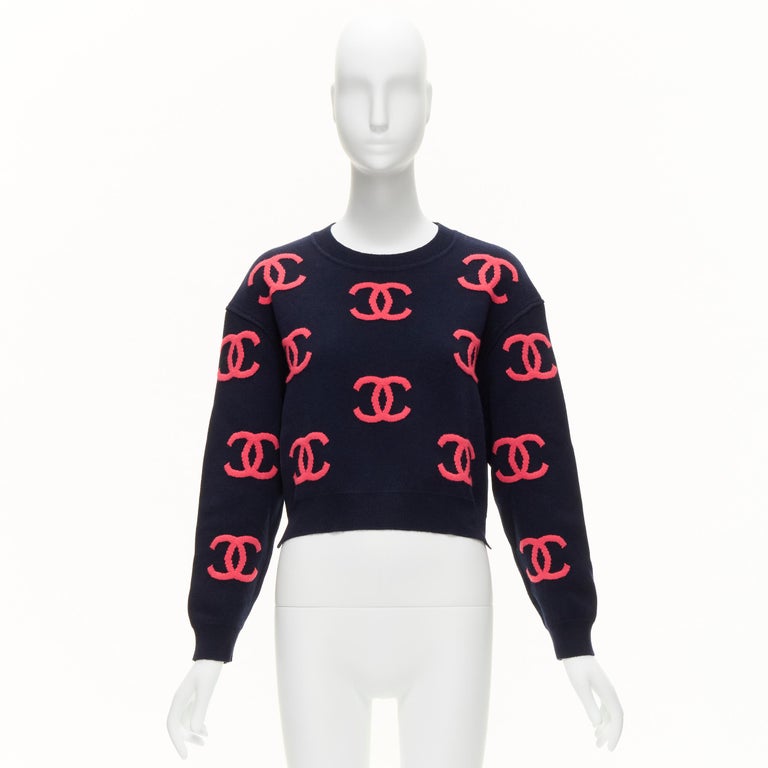 new CHANEL 21P pink navy CC logo intarsia cashmere blend cropped sweater  FR38 M For Sale at 1stDibs