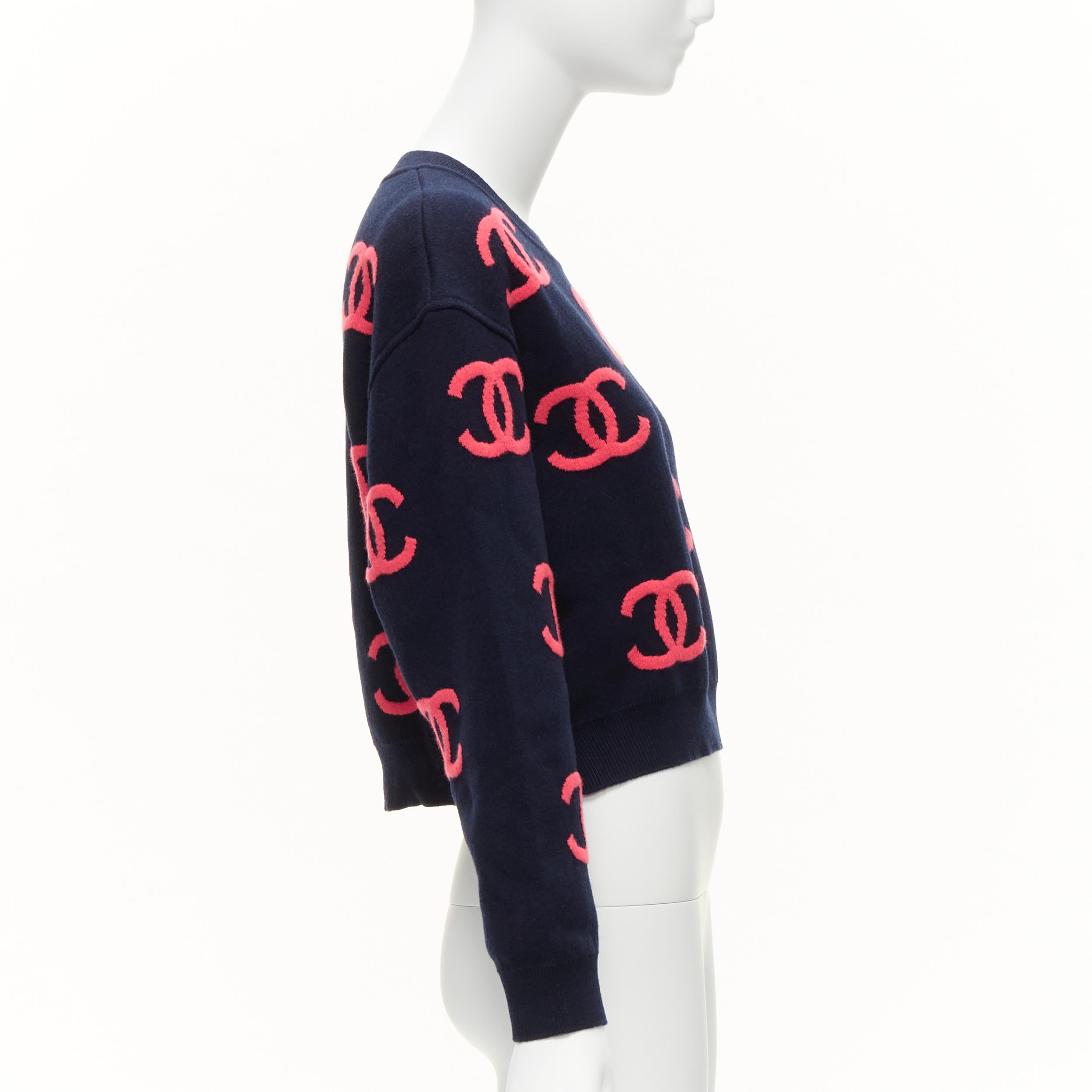 Women's new CHANEL 21P pink navy CC logo intarsia cashmere blend cropped sweater FR38 M For Sale