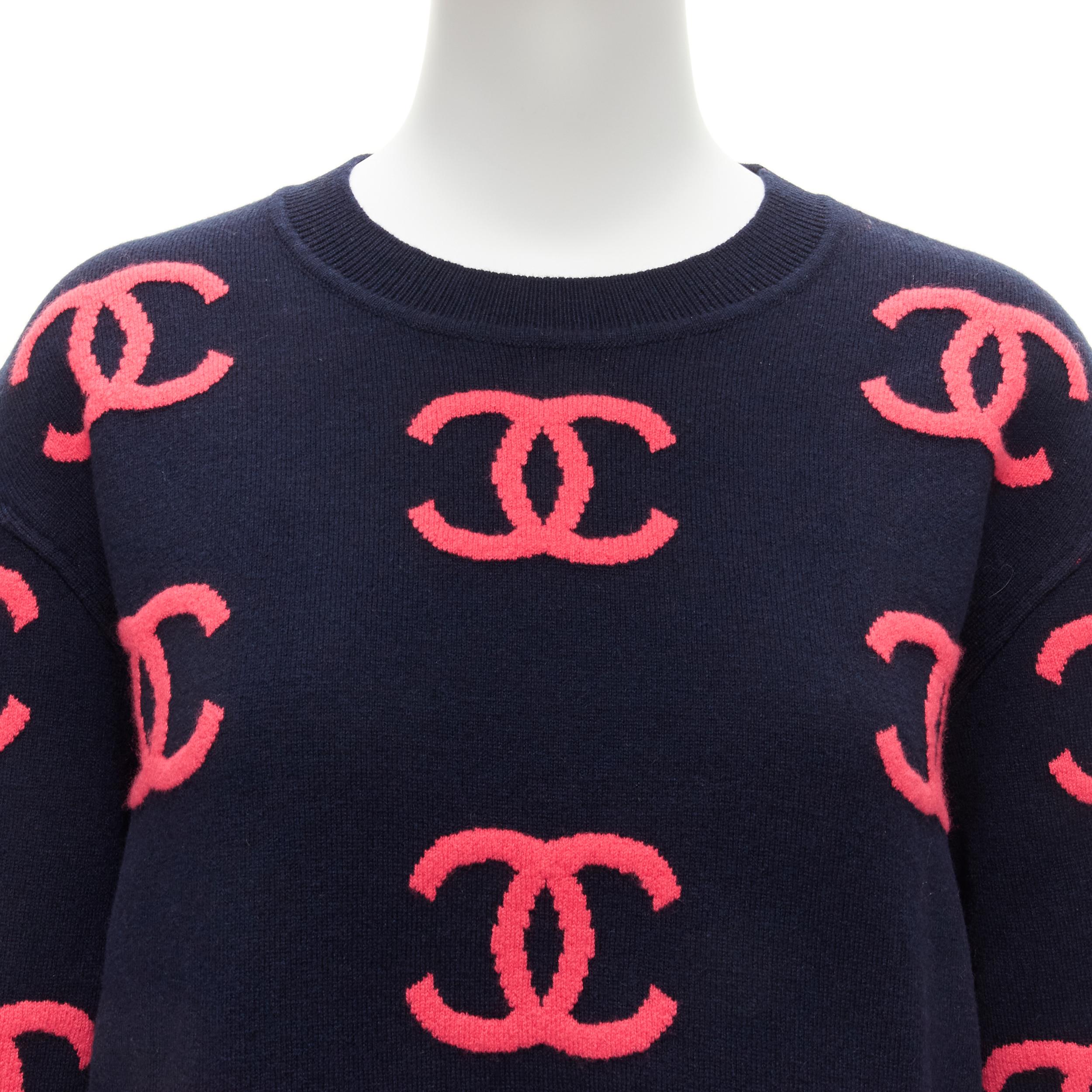 new CHANEL 21P pink navy CC logo intarsia cashmere blend cropped sweater FR38 M For Sale 3