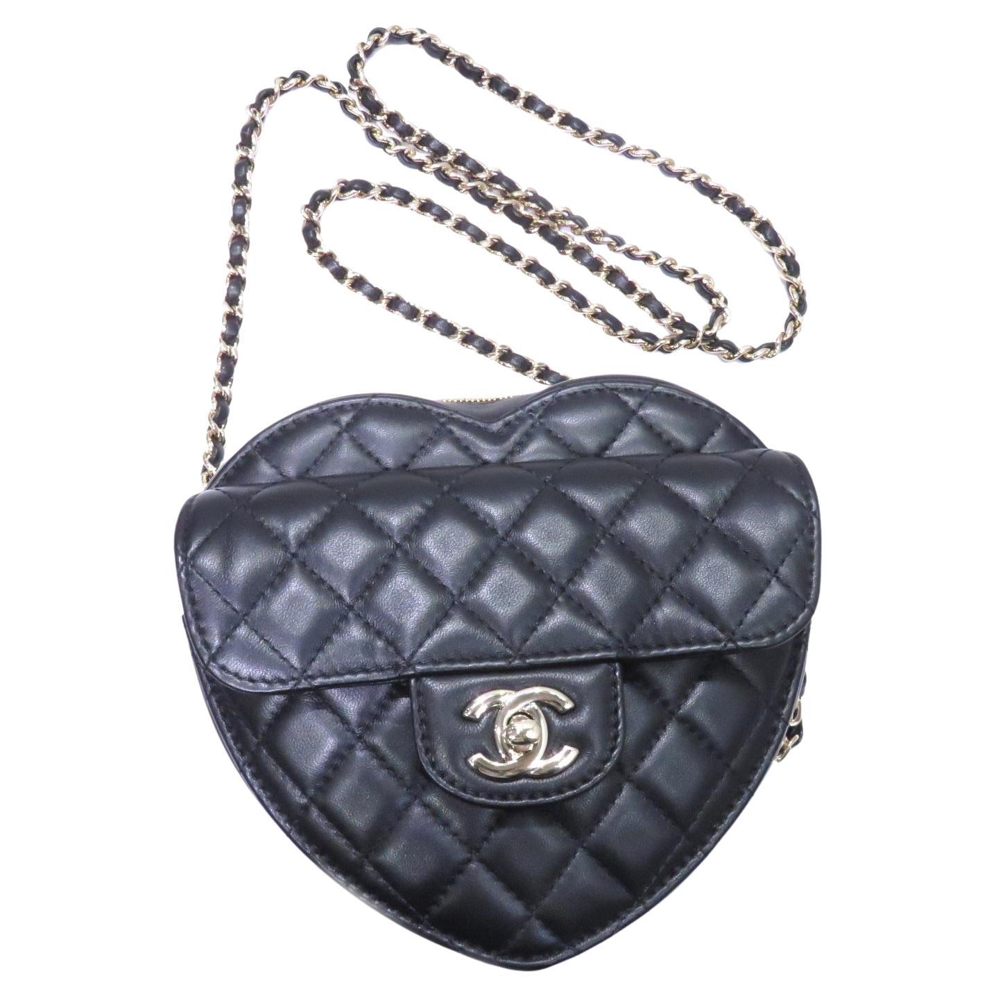 New Chanel 22s Coral Pink Quilted Lambskin CC in Love (Large) Heart Bag