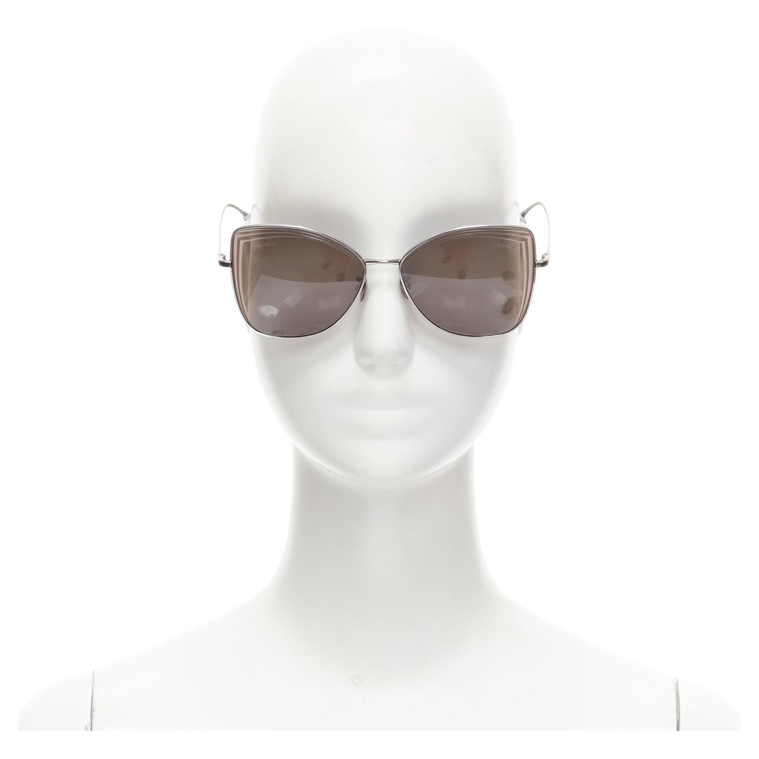 GUCCI GG0144S white crystal rhinestone GG logo reflective oversized  sunglasses at 1stDibs