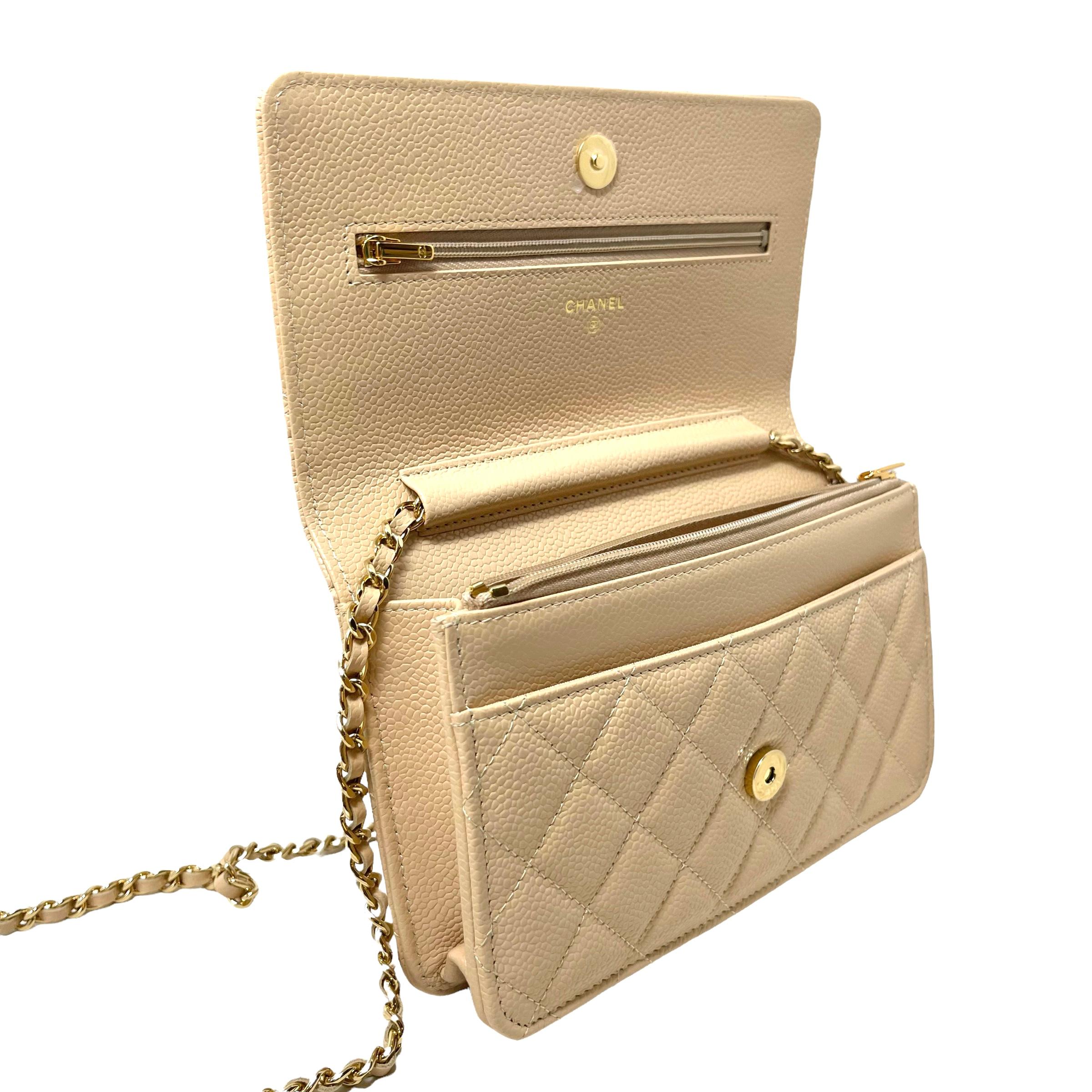 NEU Chanel Beige Klassische gesteppte Kaviar Leder Brieftasche auf einer Kette Crossbody Bag im Angebot 8