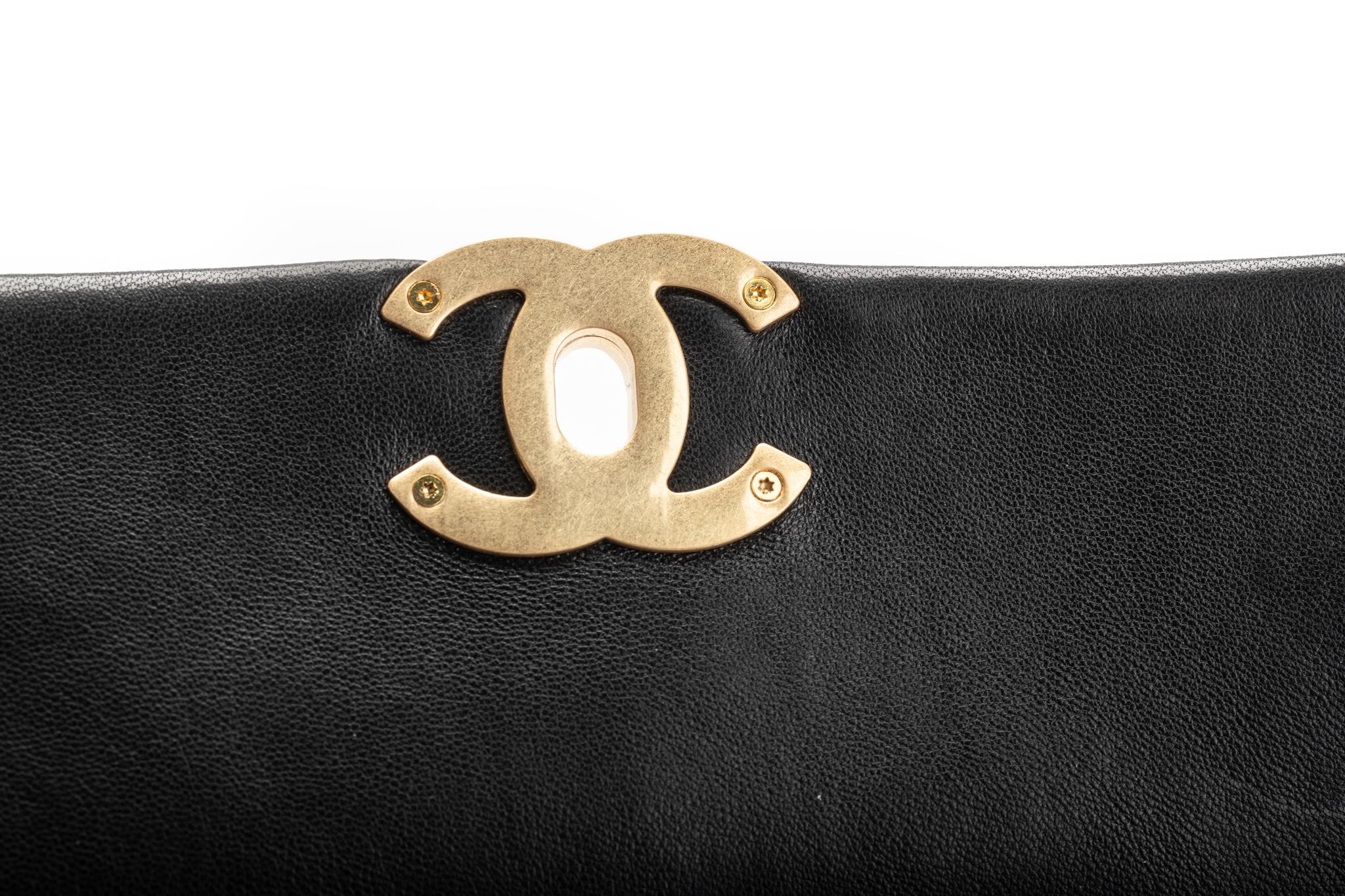 New Chanel Black 19 Bag Rare 5