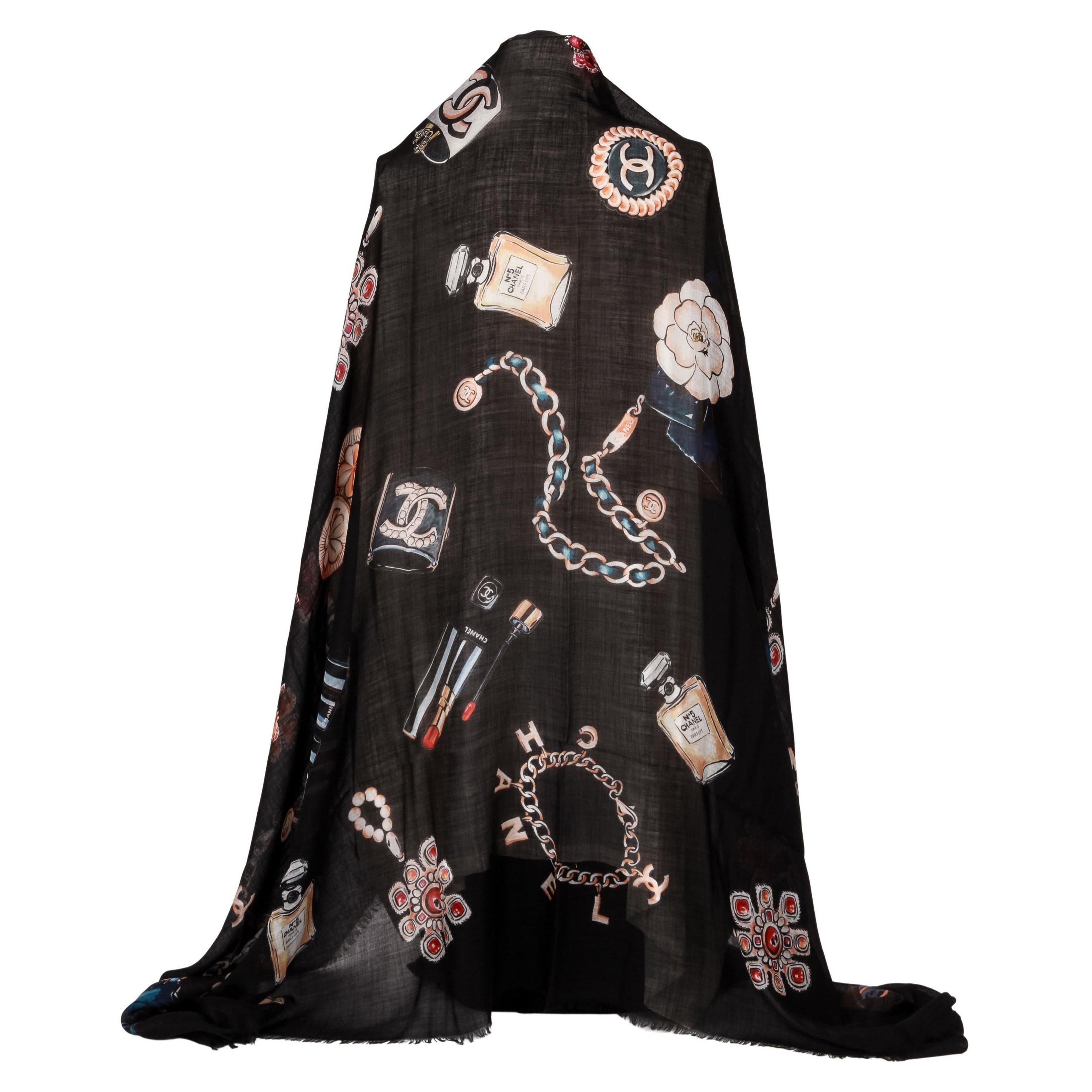 New Chanel Black Cashmere Icons XL shawl 74" (châle) en vente