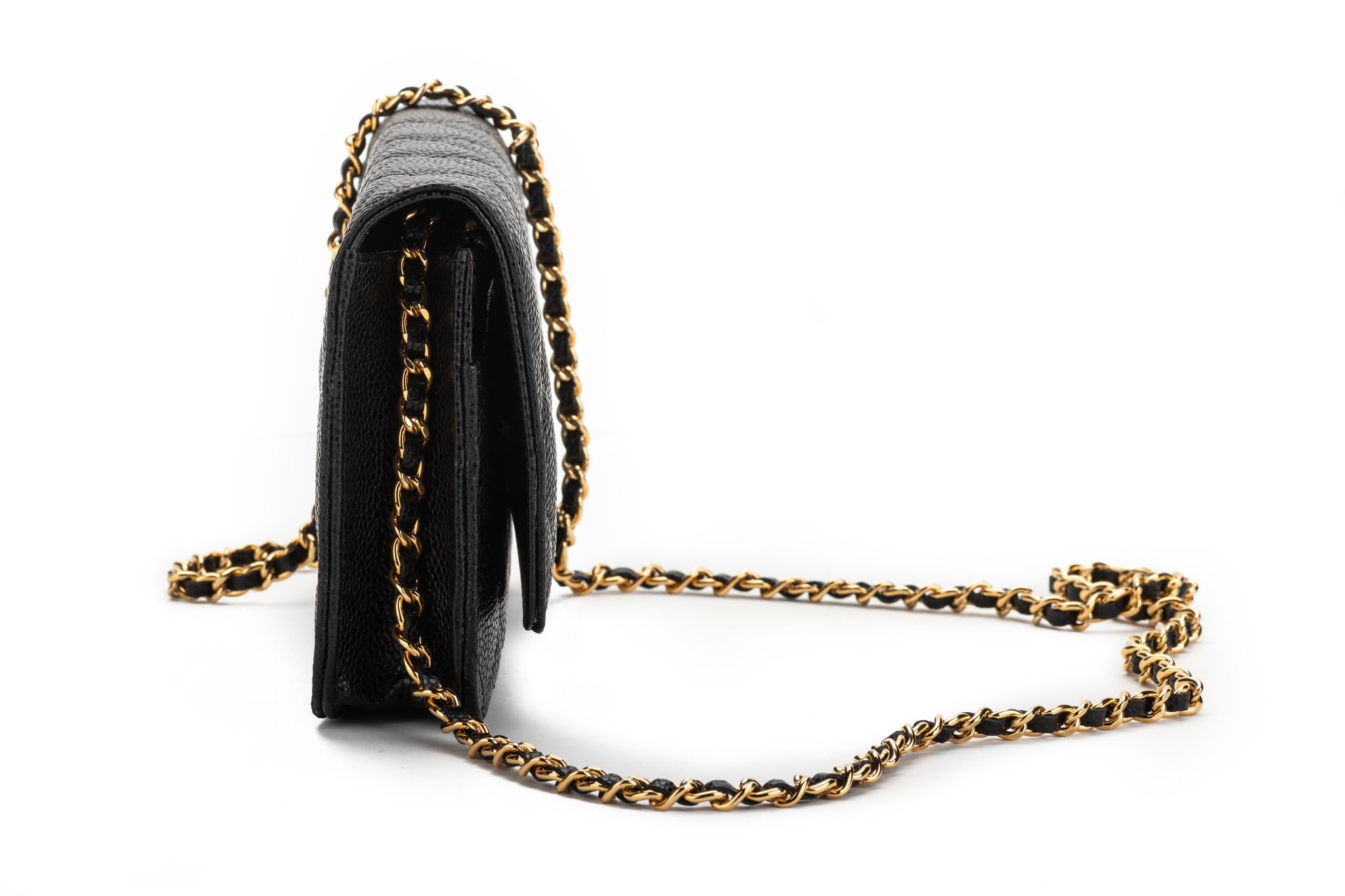 New Chanel Black Caviar Gold Cross Body Chain Bag In New Condition In West Hollywood, CA