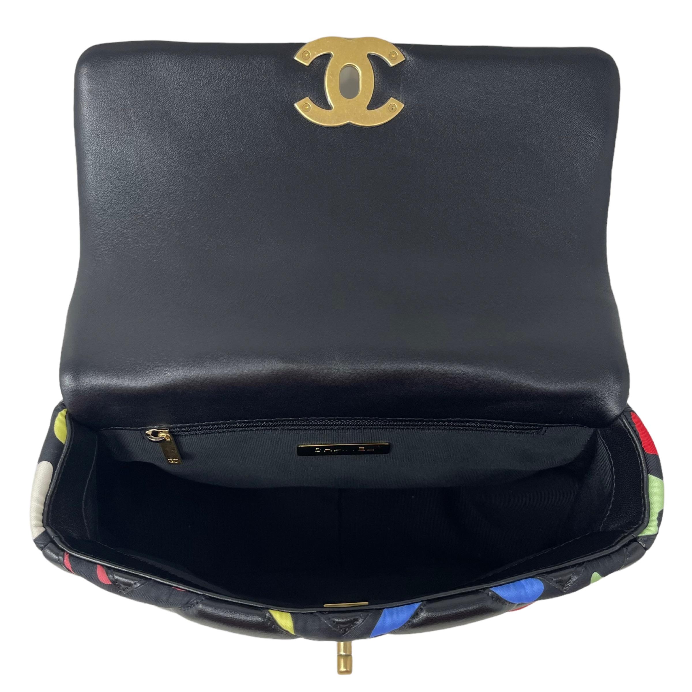 NEW Chanel Black Multicolor Small 22S Lambskin Chanel 19 Flap Crossbody Bag For Sale 5