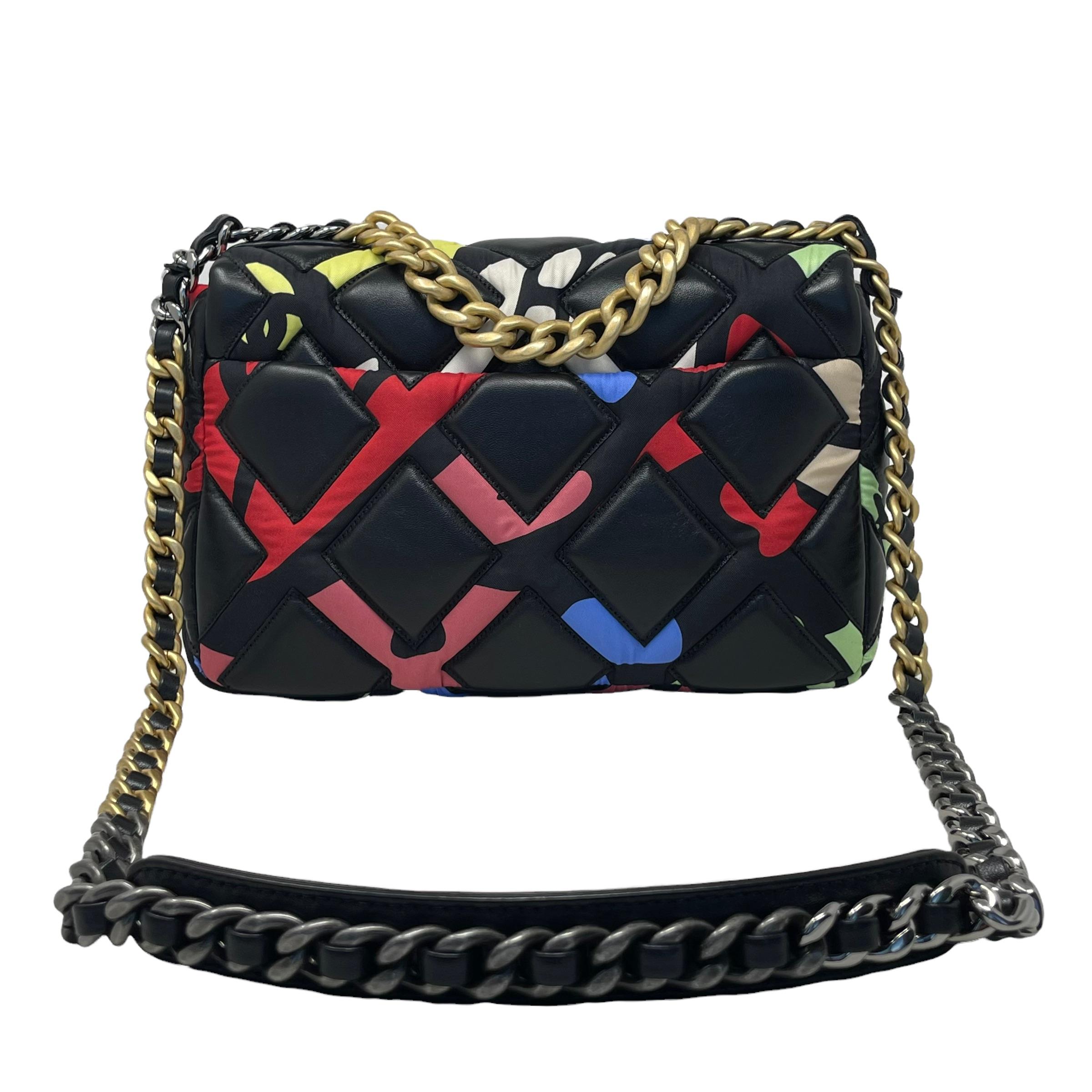 NEW Chanel Black Multicolor Small 22S Lambskin Chanel 19 Flap Crossbody Bag For Sale 1