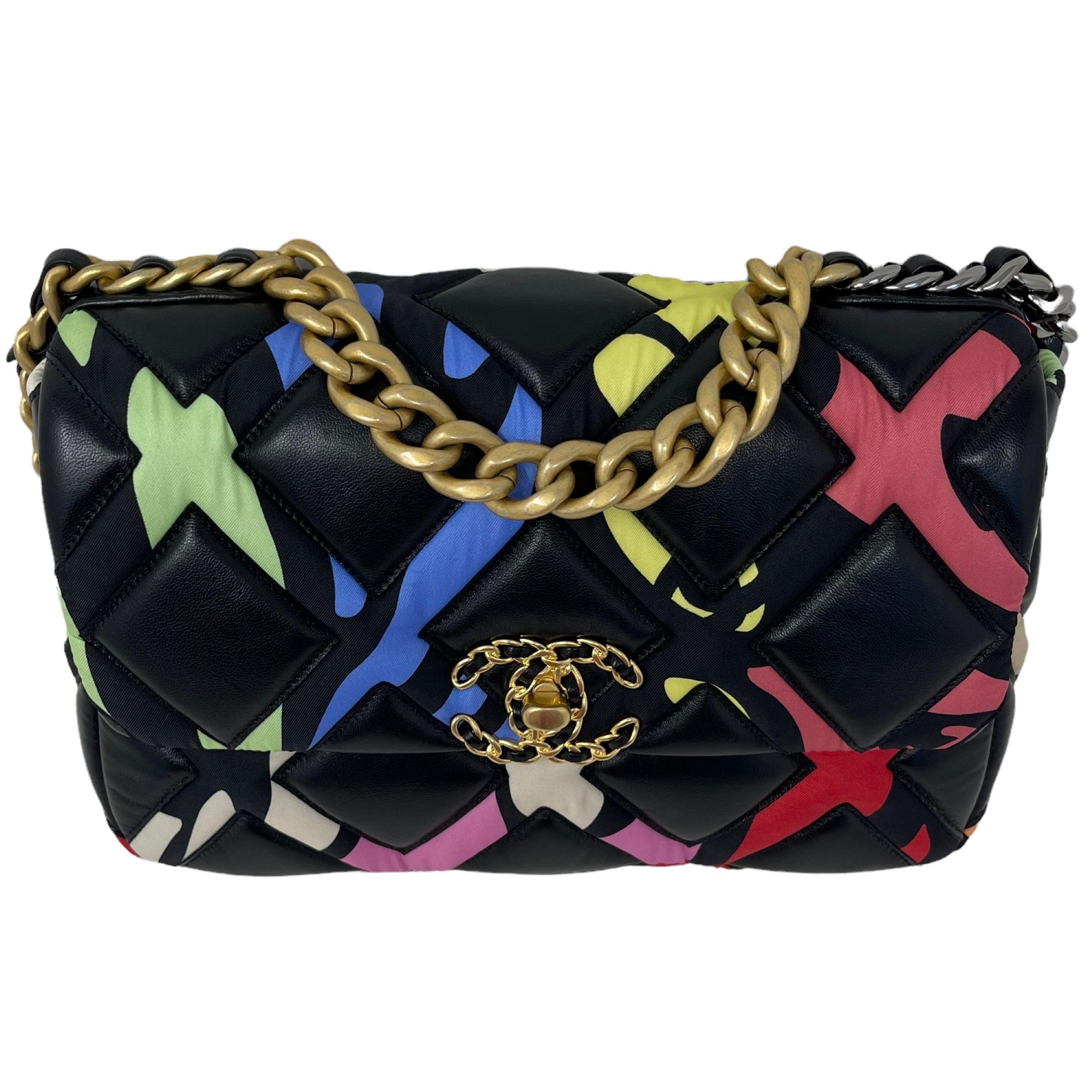 NEW Chanel Black Multicolor Small 22S Lambskin Chanel 19 Flap Crossbody Bag For Sale 2