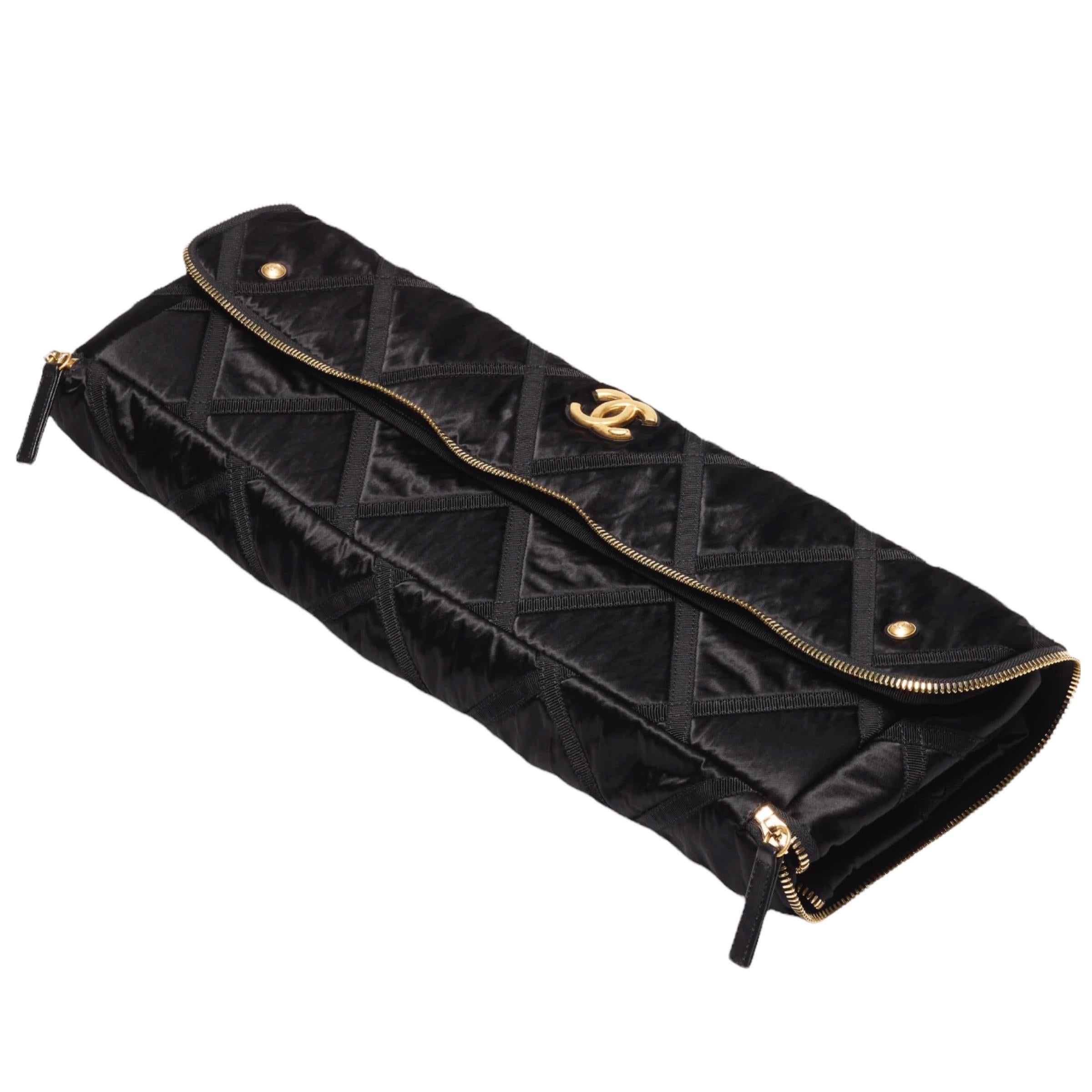 NEW Chanel Black Nylon Large Travel Bag Gold-Tone Hardware Tote Duffle Bag 2022 For Sale 4