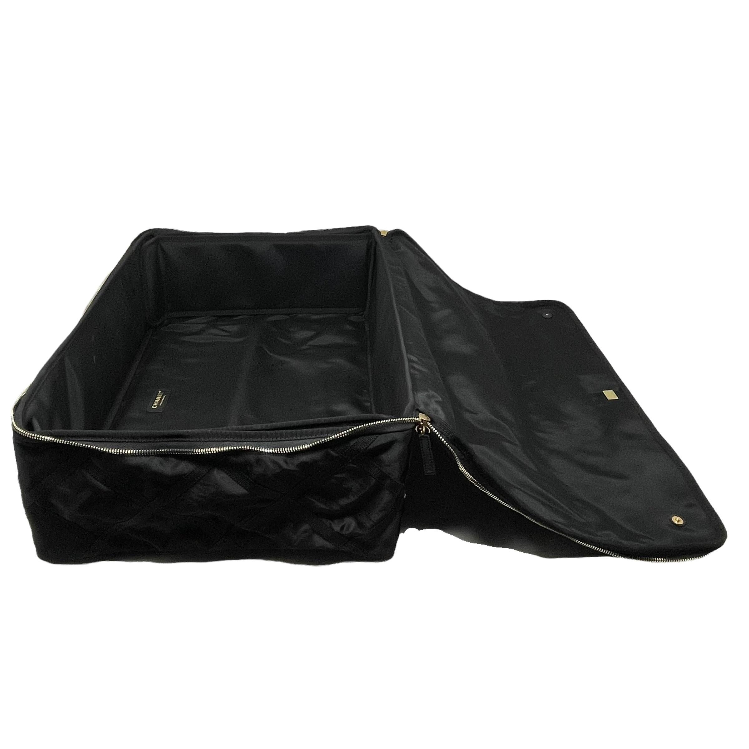 NEW Chanel Black Nylon Large Travel Bag Gold-Tone Hardware Tote Duffle Bag 2022 For Sale 8