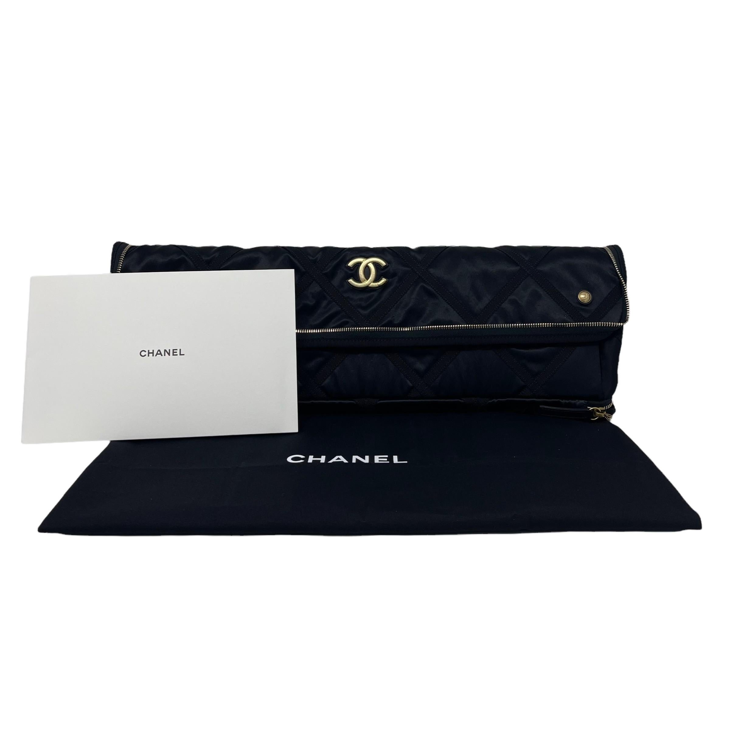 NEW Chanel Black Nylon Large Travel Bag Gold-Tone Hardware Tote Duffle Bag 2022 For Sale 14