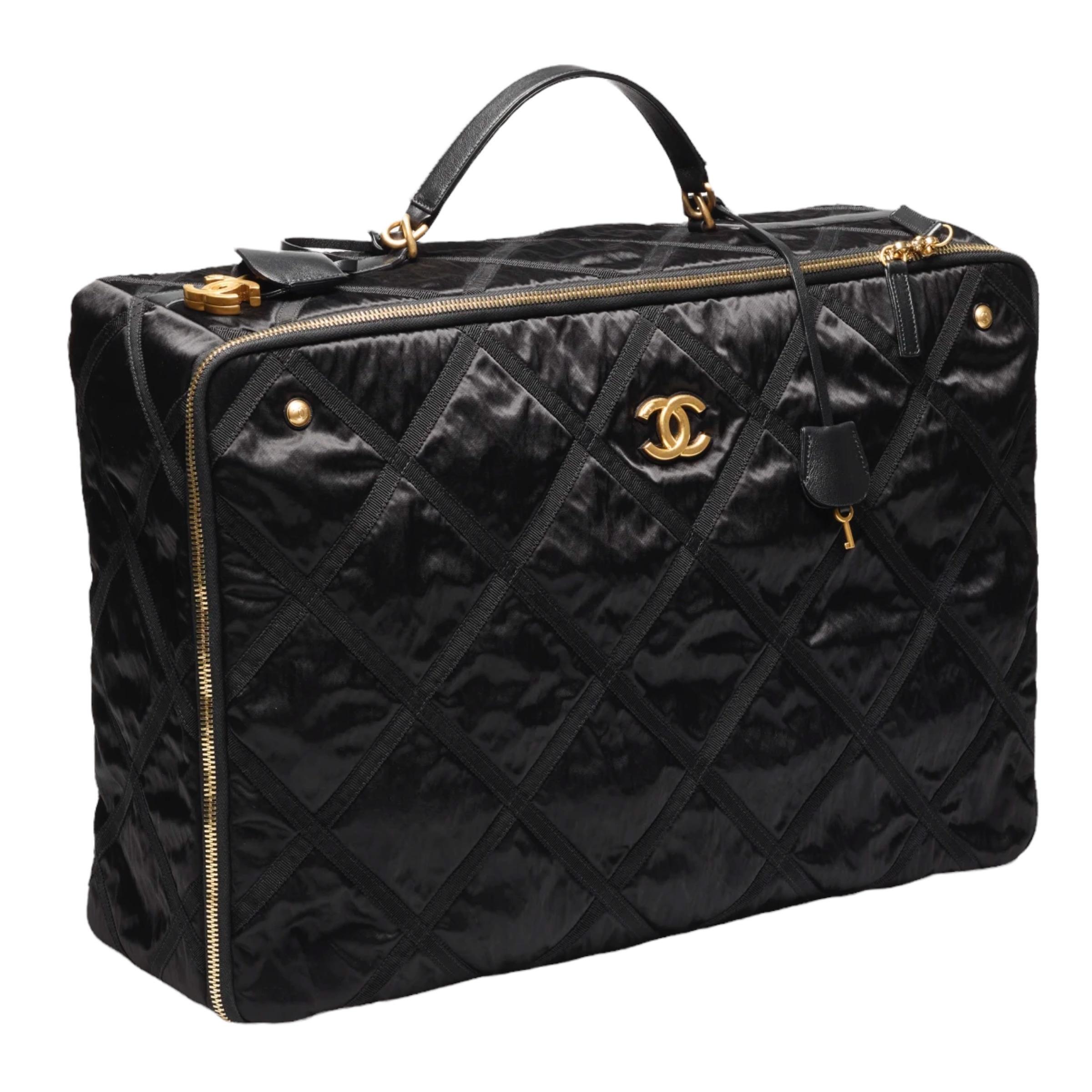 chanel large tote bag 2022