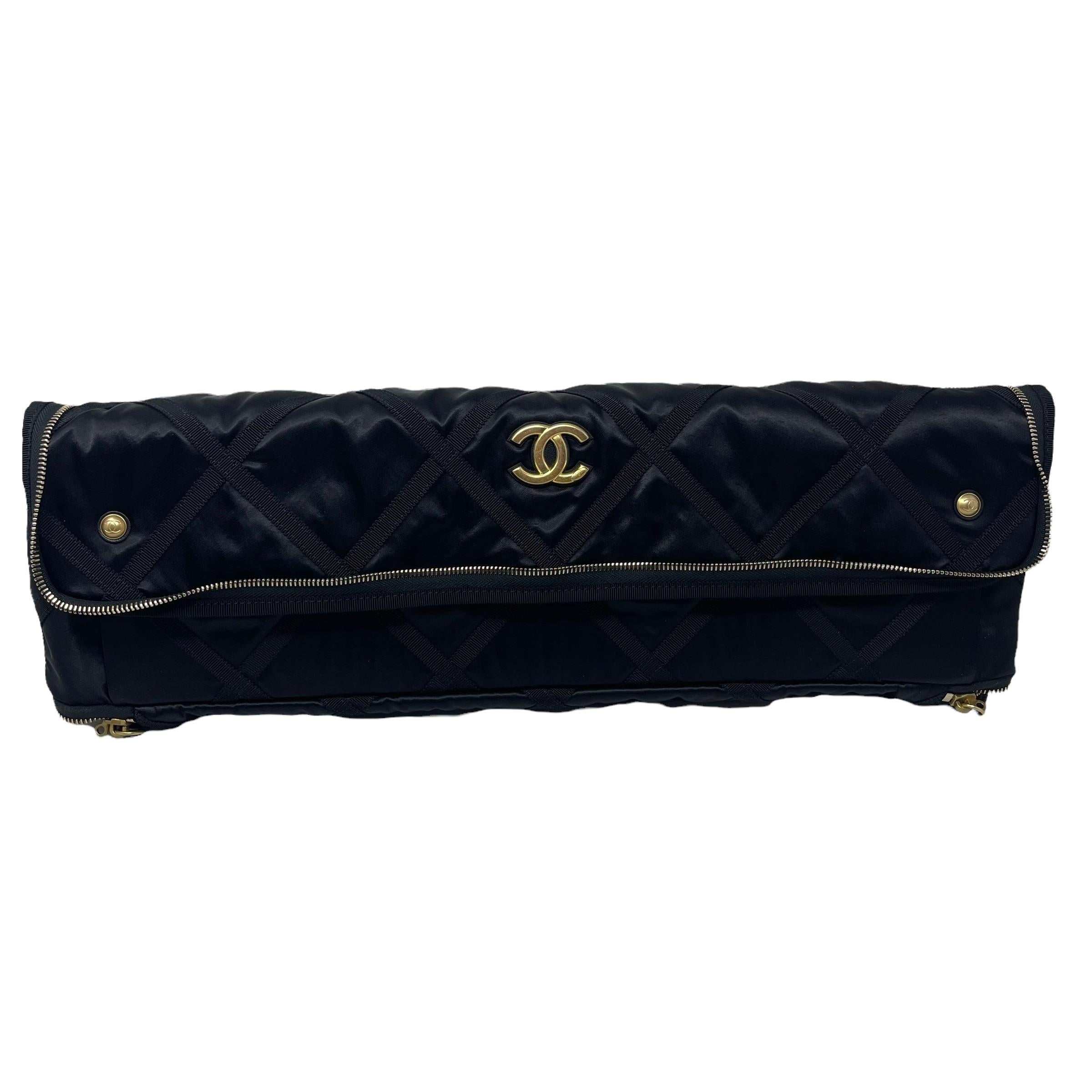 NEW Chanel Black Nylon Large Travel Bag Gold-Tone Hardware Tote Duffle Bag 2022 For Sale 3