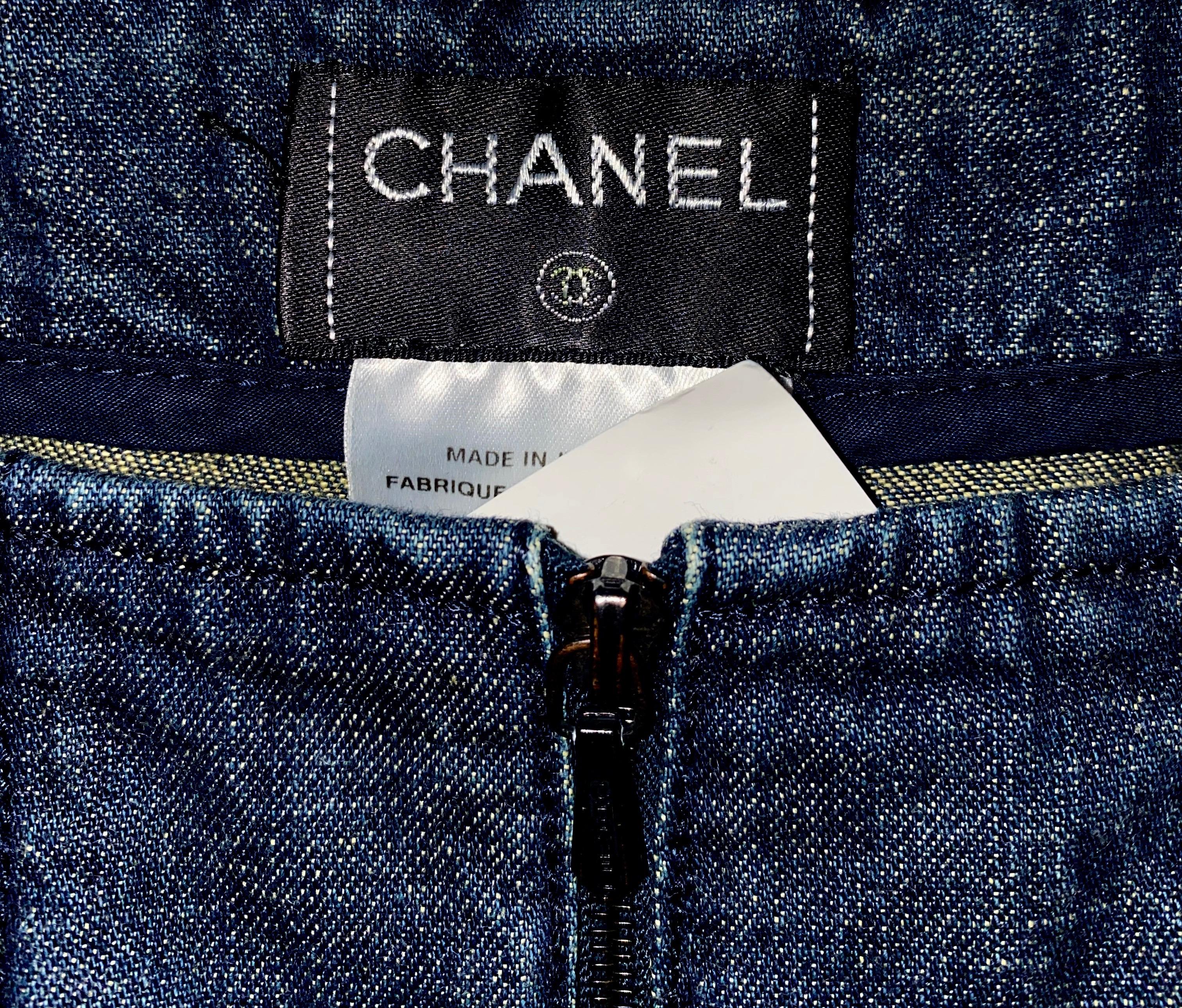 UNWORN Chanel Blaue Jeans Denim Hot Pantoletten Shorts 40 im Angebot 1