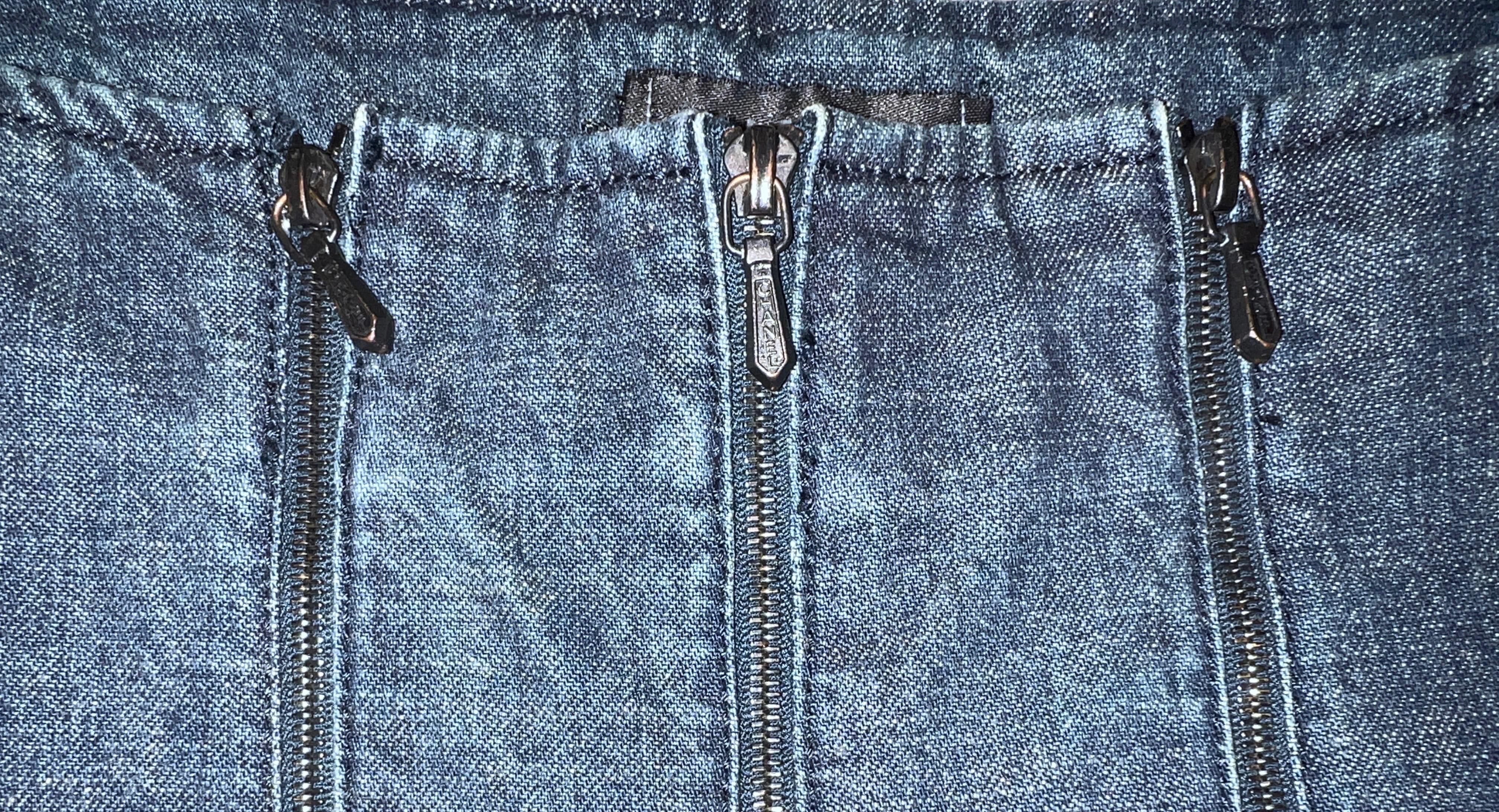 UNWORN Chanel Blaue Jeans Denim Hot Pantoletten Shorts 40 im Angebot 2