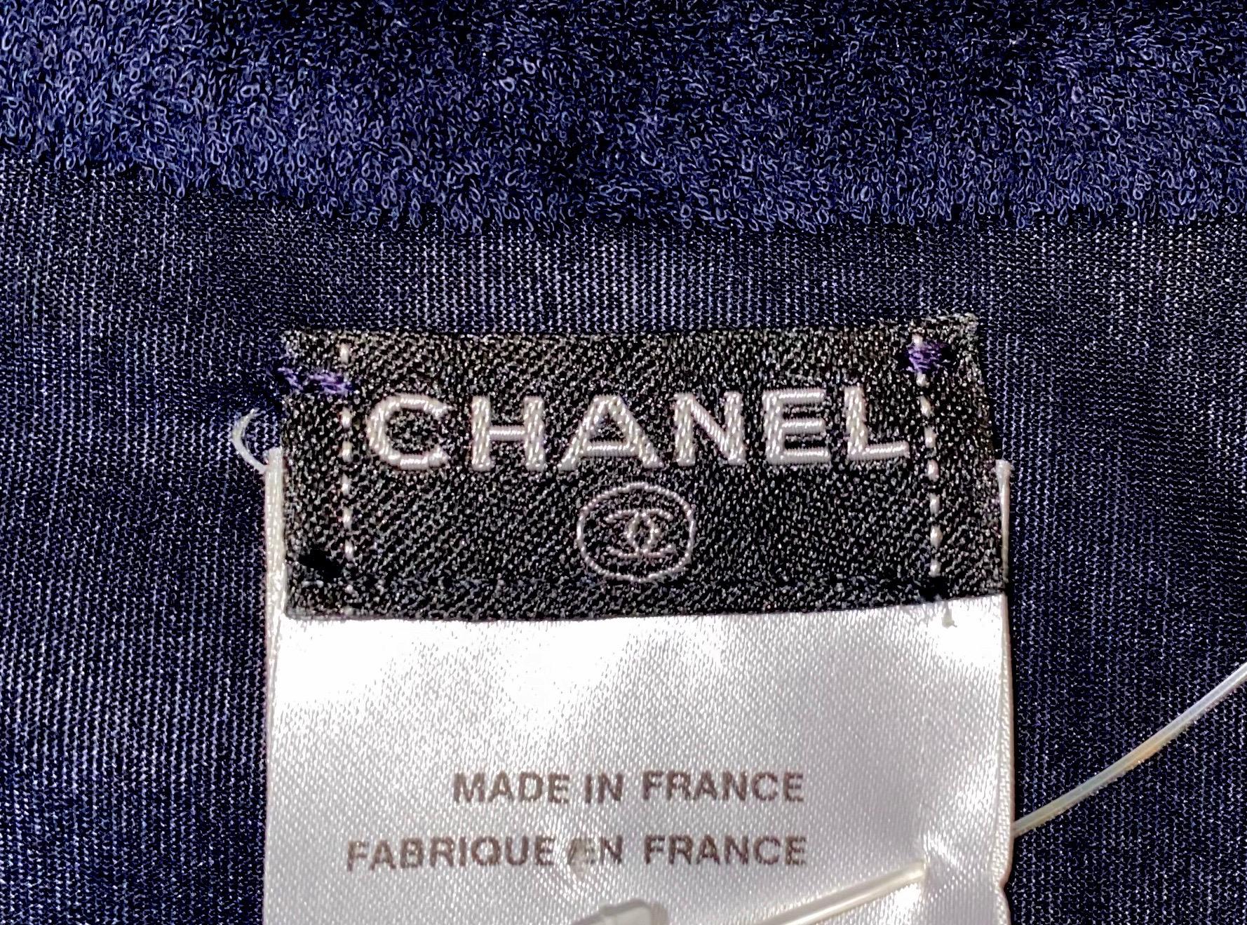 Blouson blazer en tissu éponge à paillettes en éponge bleue Chanel, Neuf Neuf - En vente à Switzerland, CH