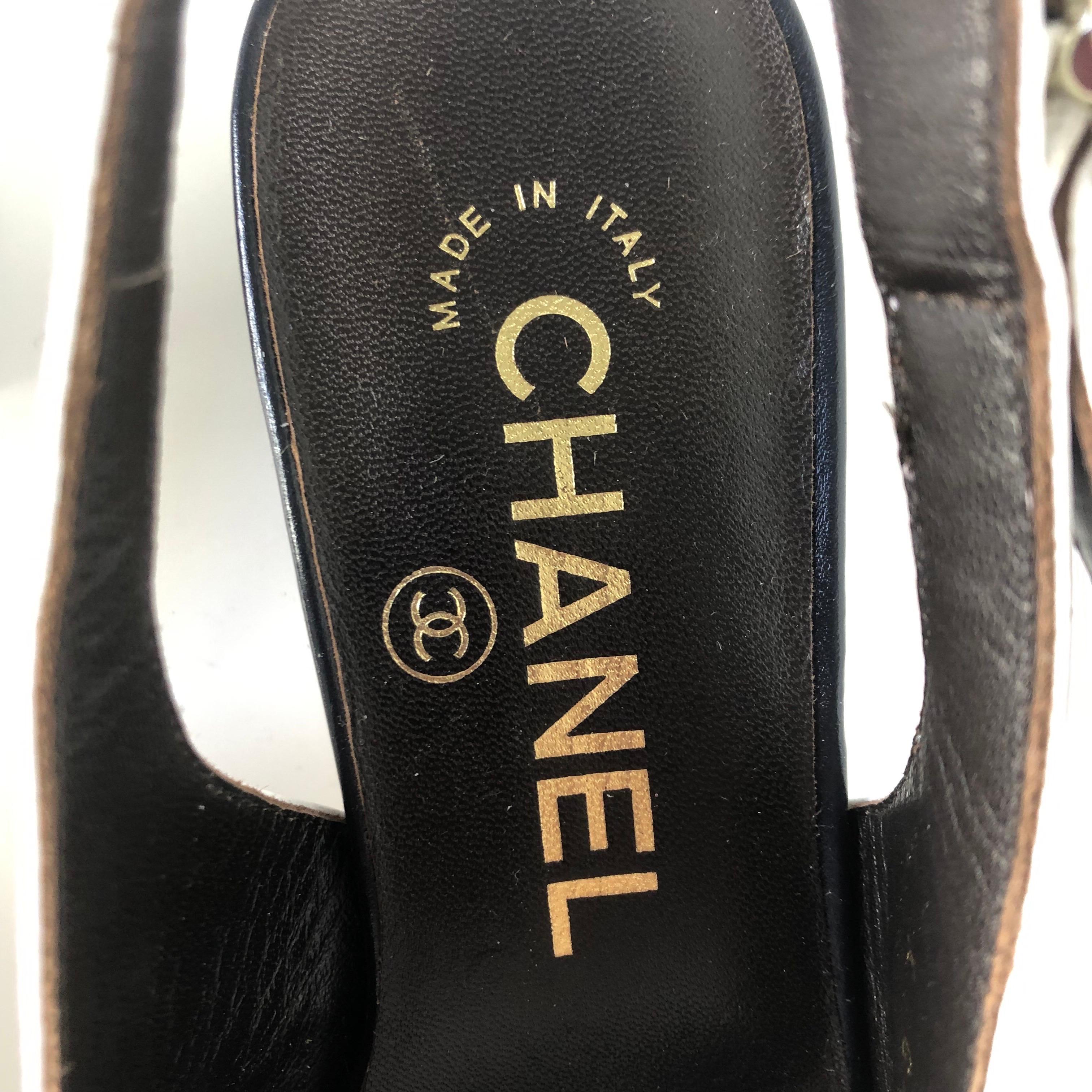 NEW Chanel Calfskin CC Logo Cap Toe White Dark Navy Slingback Low Heel Pumps 36 in vendita 6