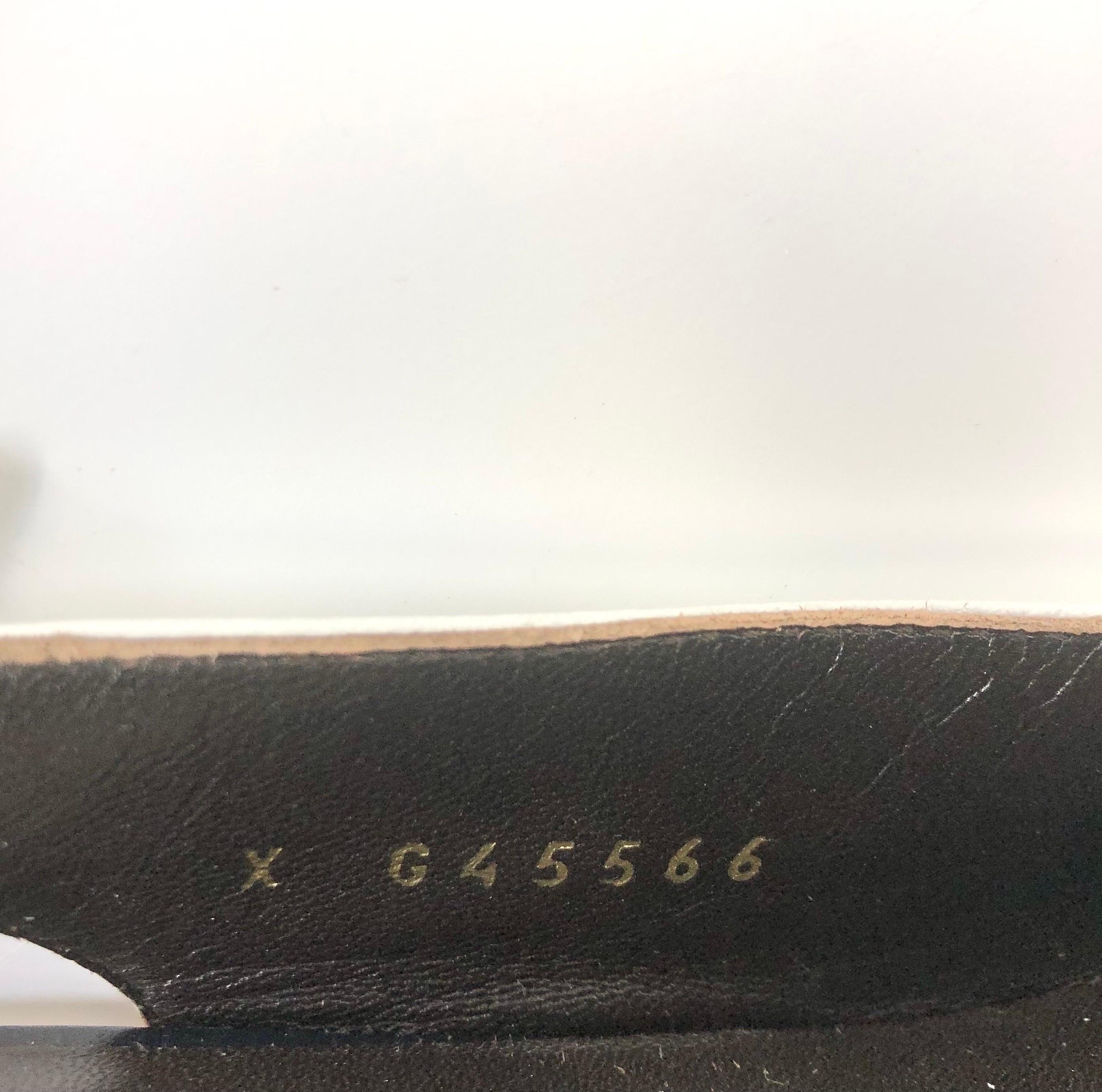 NEW Chanel Calfskin CC Logo Cap Toe White Dark Navy Slingback Low Heel Pumps 36 in vendita 7