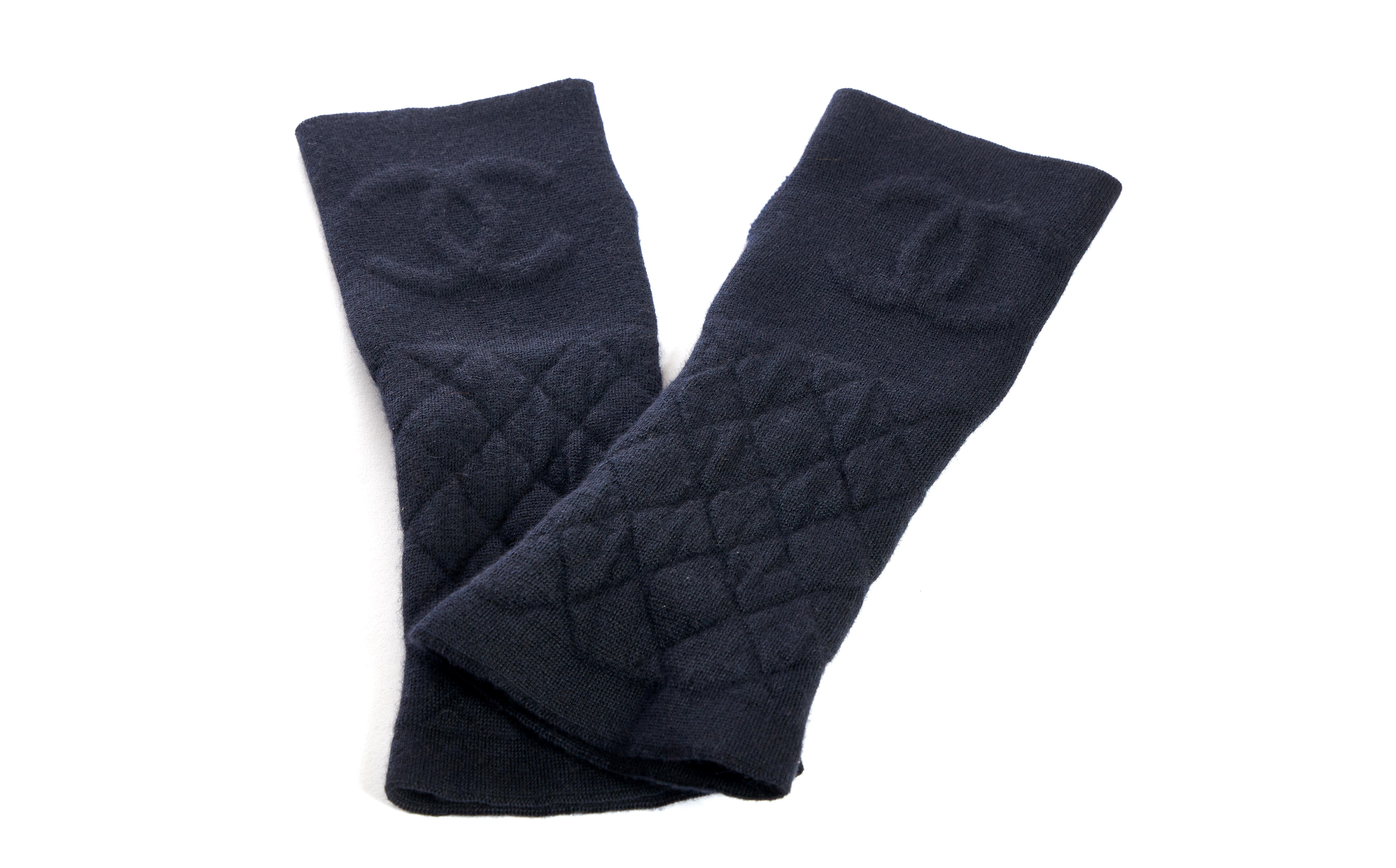 Black NEW Chanel Cashmere Hat Gloves Scarf Set