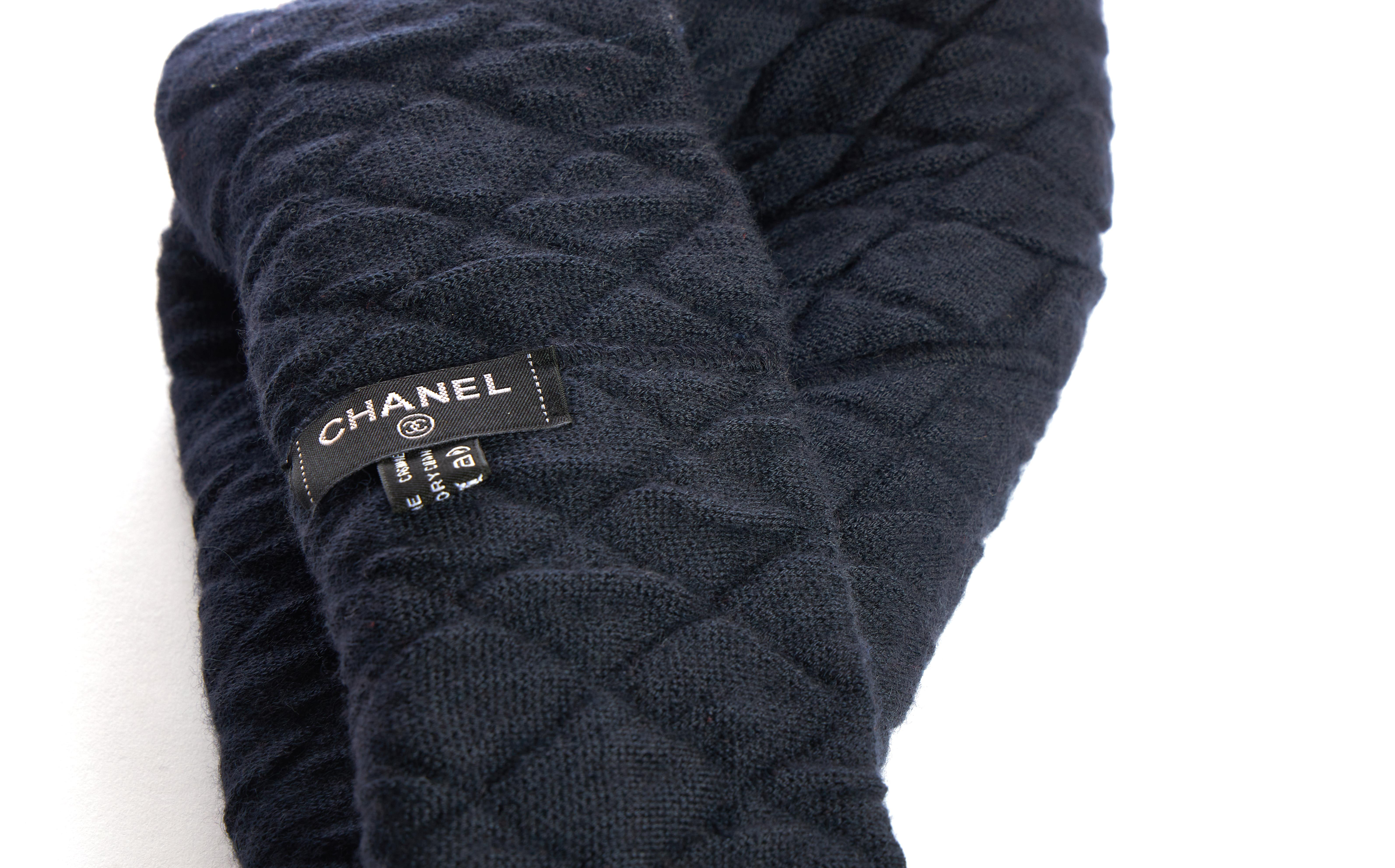 NEW Chanel Cashmere Hat Gloves Scarf Set 1