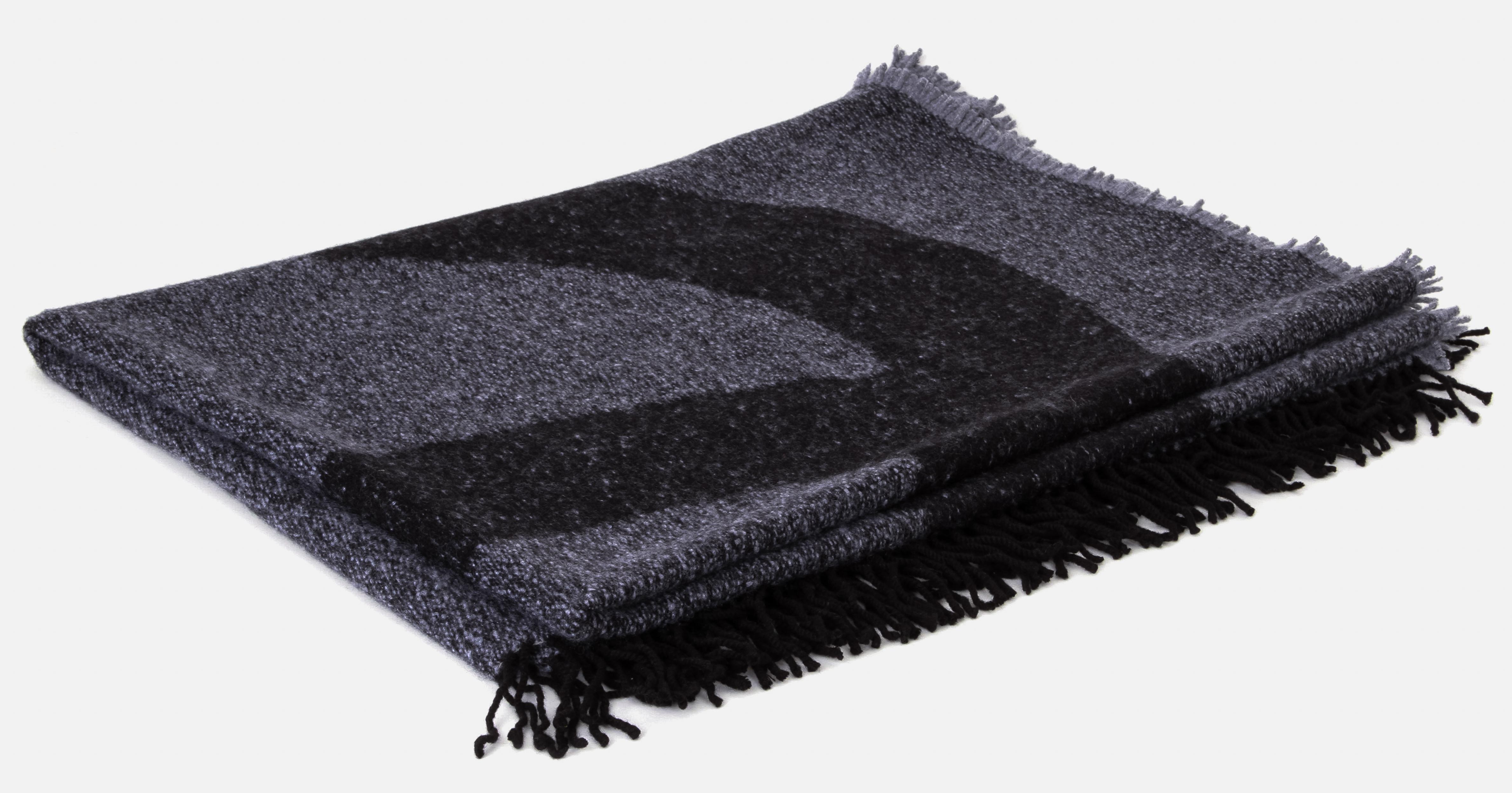 New Chanel CC Logo Cashmere Blend Throw Blanket For Sale 1