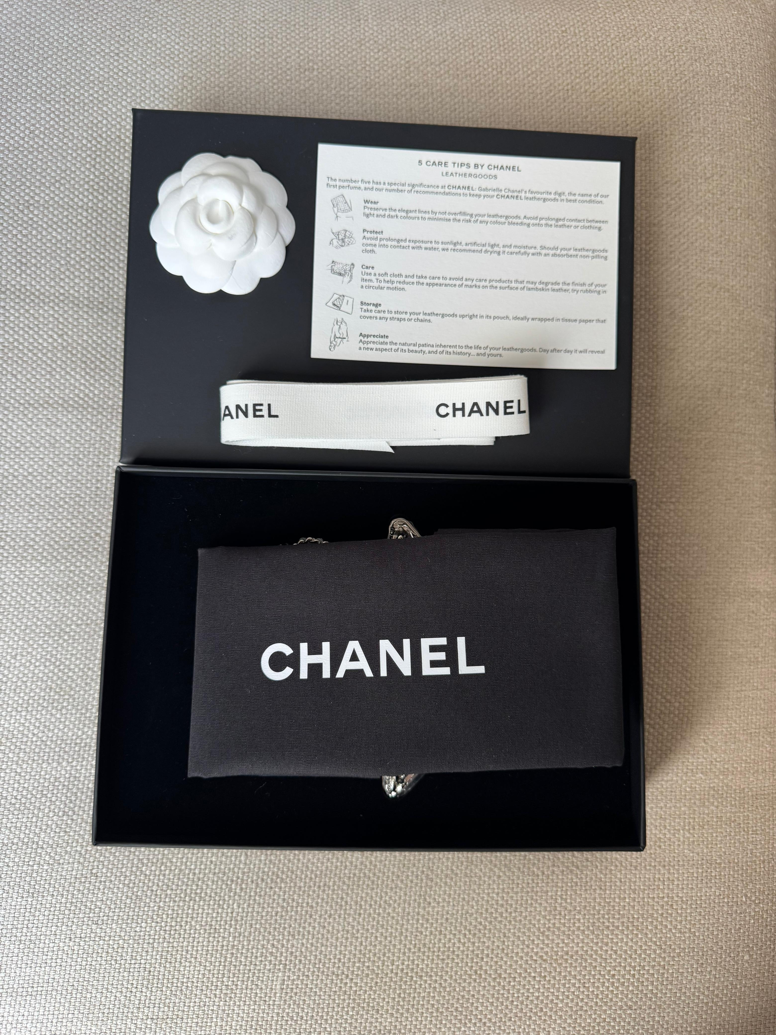 NEW CHANEL Chanel 25A Metier's d'Art Star Minaudiere Strass Crystals Clutch Bag For Sale 8
