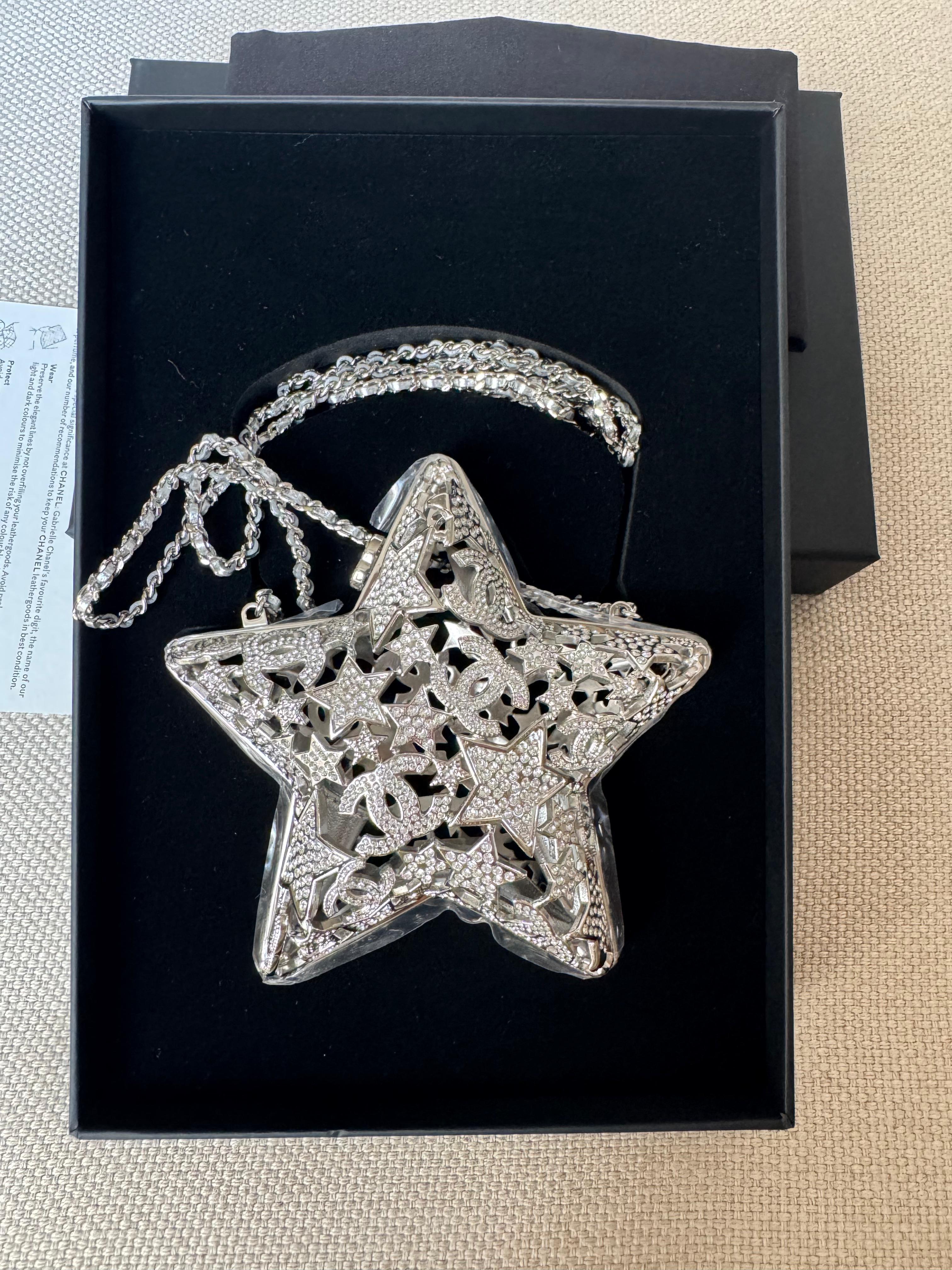 NEW CHANEL Chanel 25A Metier's d'Art Star Minaudiere Strass Crystals Clutch Bag For Sale 10