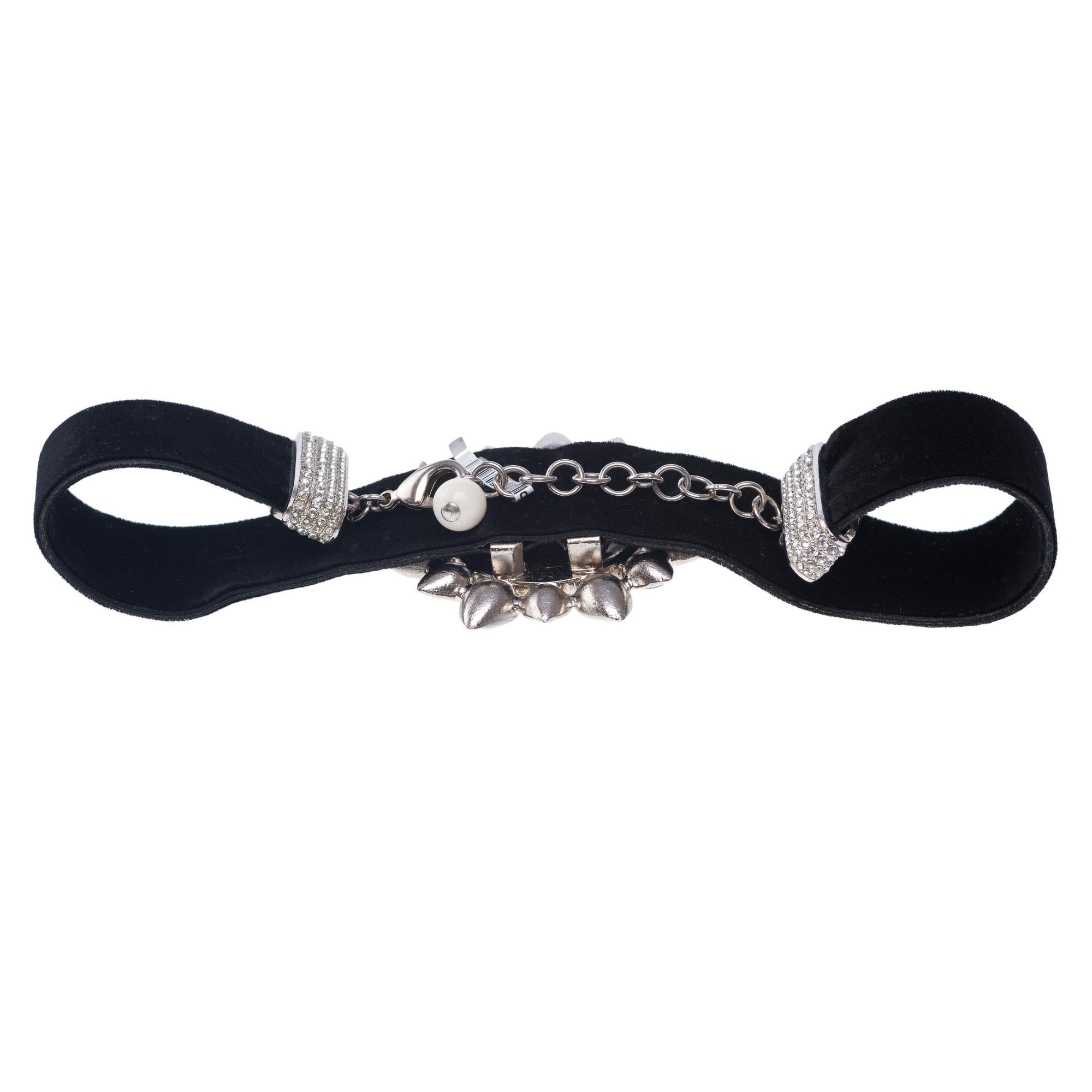 Contemporary New Chanel Choker in metal velvet strass&glass pearls silver black white&crystal For Sale