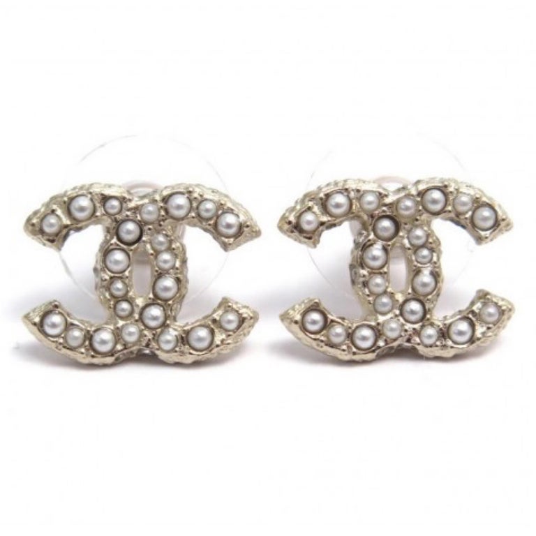 CHANEL 21V CC Stud Earrings Crystals Lt Gold - Timeless Luxuries