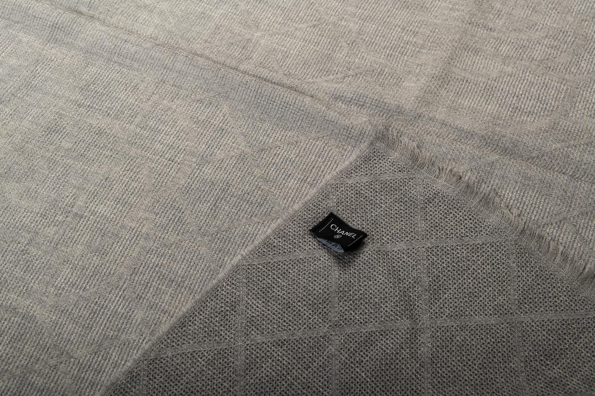 New Chanel Gray Cashmere Camellia Shawl Scarf In New Condition For Sale In West Hollywood, CA