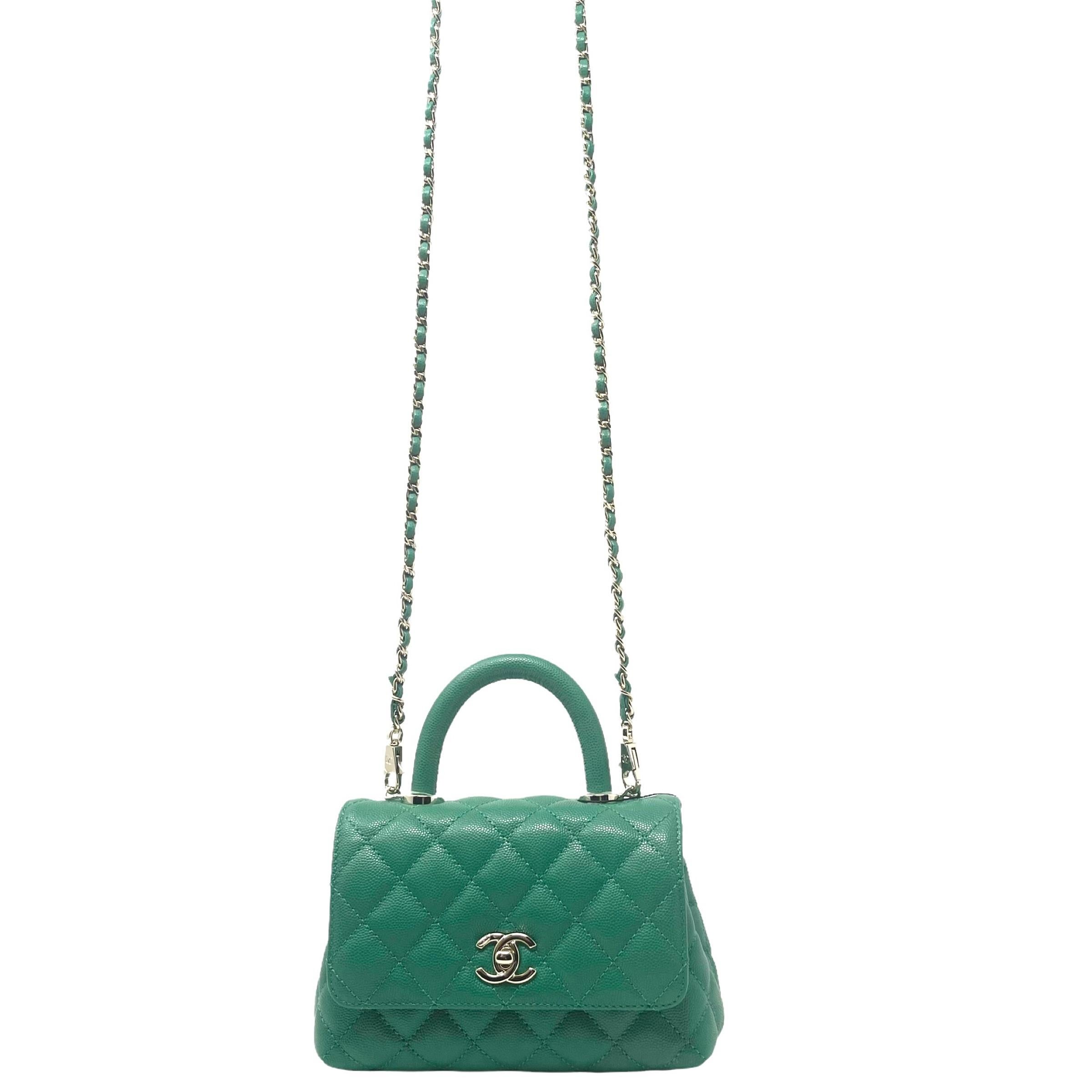 Sac à bandoulière Chanel matelassé à mini rabat et poignée Coco caviar vert, NEUF en vente 7