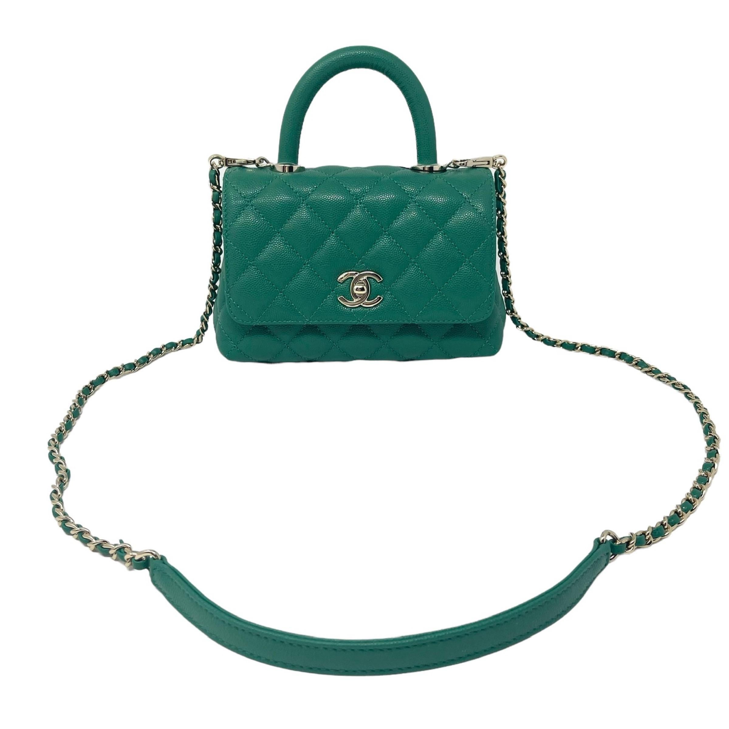 Sac à bandoulière Chanel matelassé à mini rabat et poignée Coco caviar vert, NEUF en vente 8